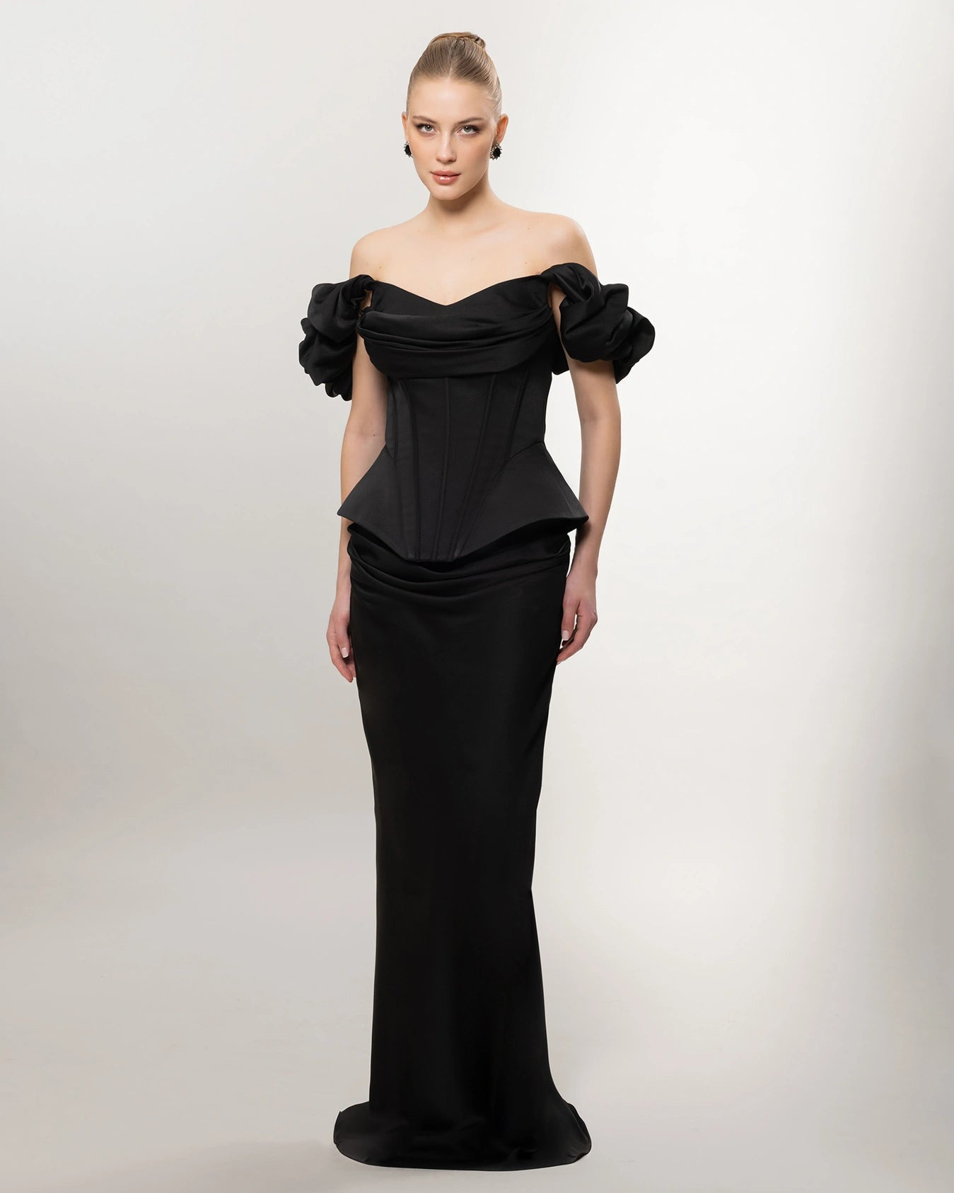 26081-Düşük Omuz Balon Kollu Korse Bel Uzun Elbise