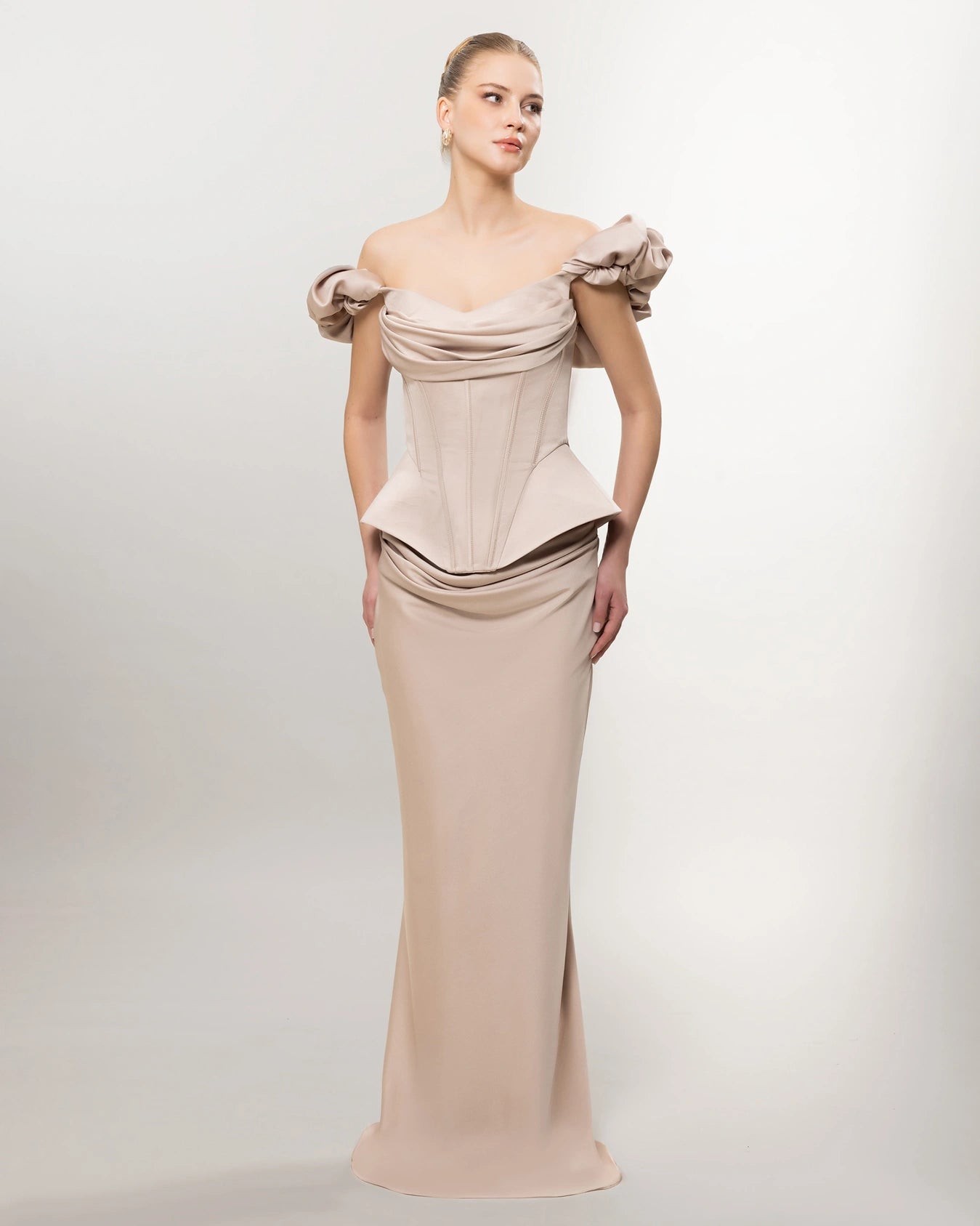 26081-Düşük Omuz Balon Kollu Korse Bel Uzun Elbise