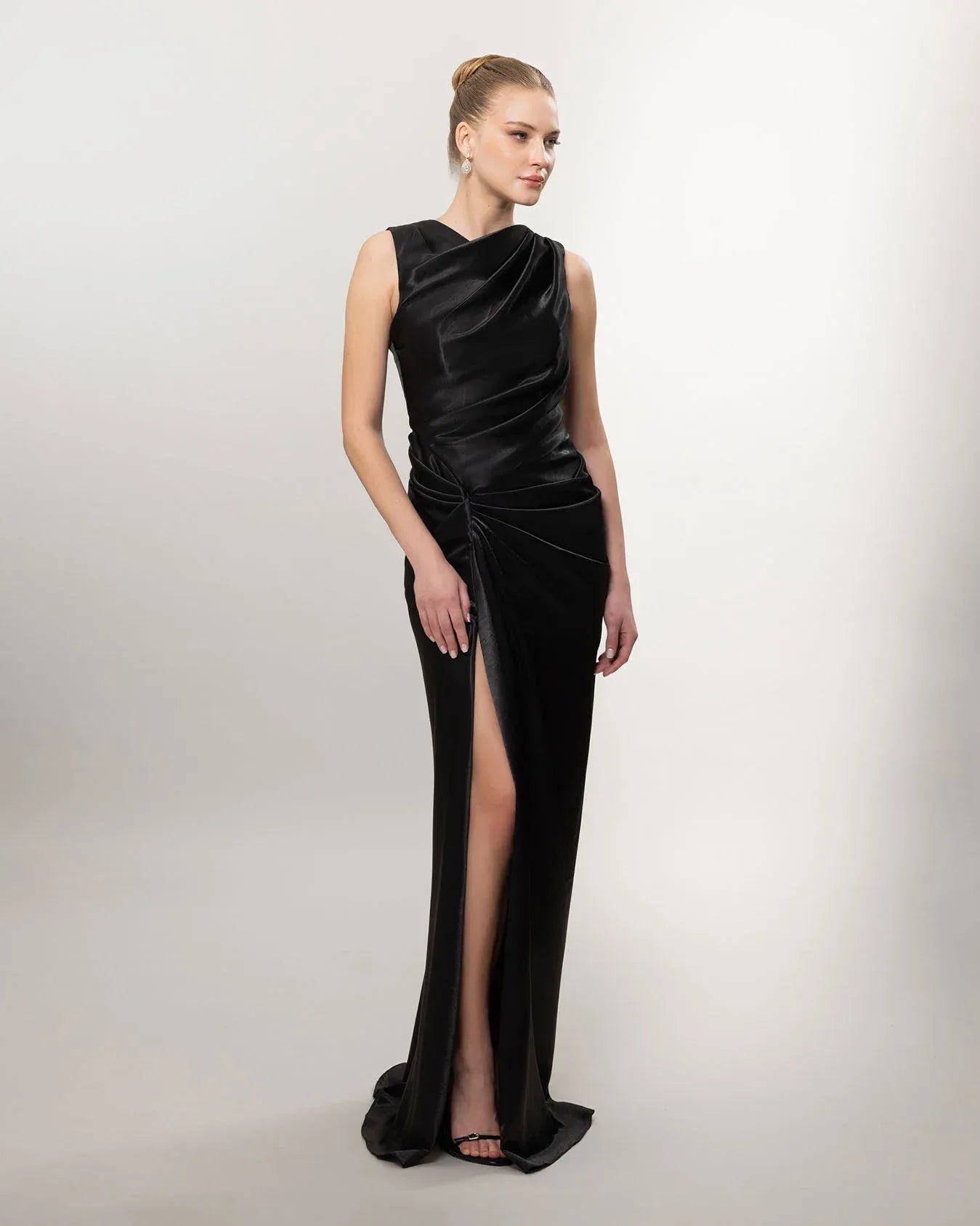 26082-Drapeli Yırtmaçlı Uzun Abiye Elbise - Kenzel