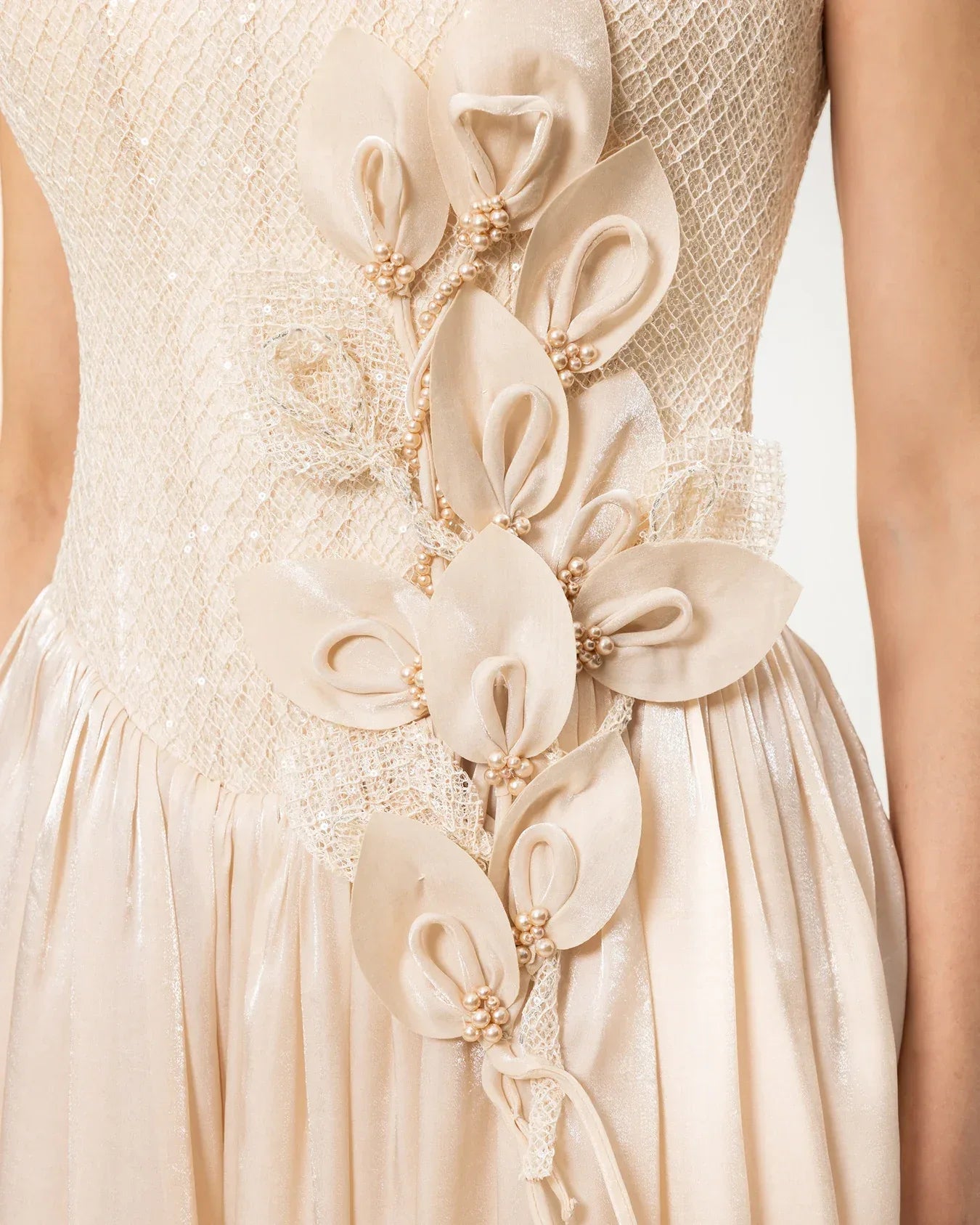 26086-Askılı Çiçek Detaylı Kloş Uzun Abiye Elbise - Kenzel