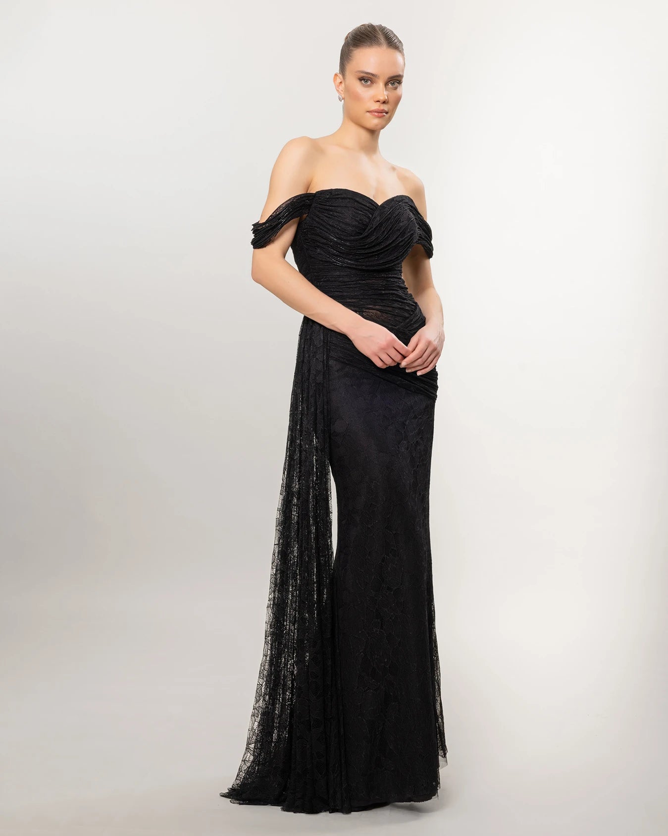 26100-Düşük Omuz Drape Detaylı Dantel Balık Abiye Elbise