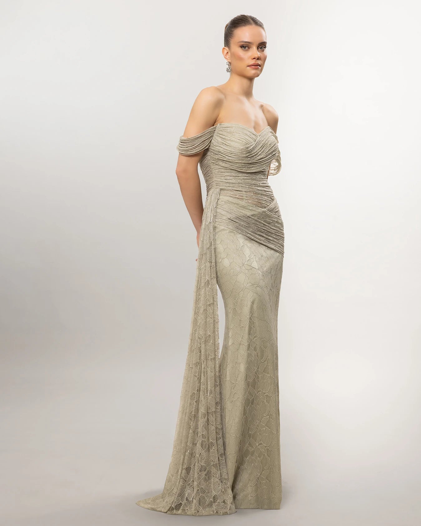 26100-Düşük Omuz Drape Detaylı Dantel Balık Abiye Elbise