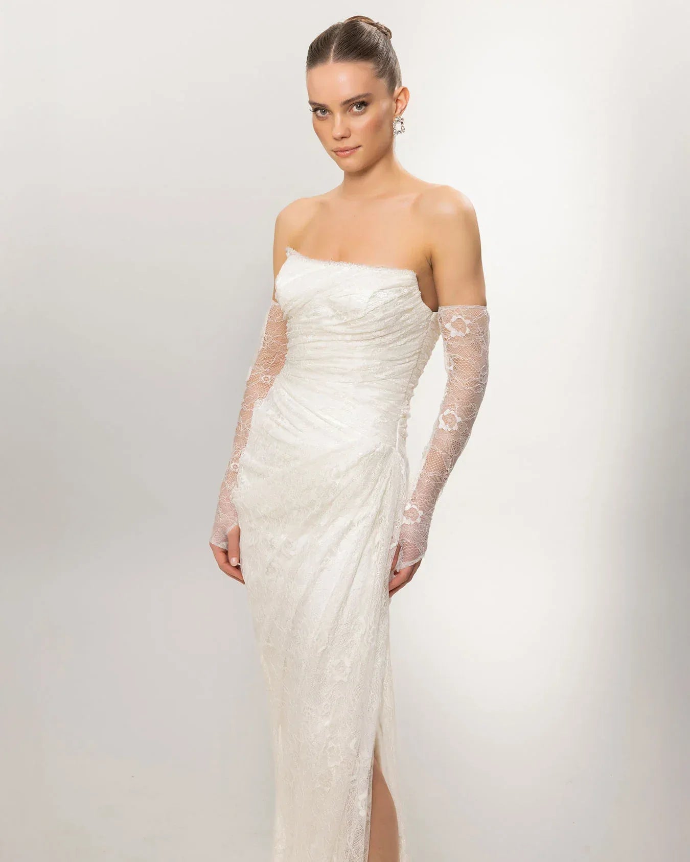 26101-Straplez Uzun Kol Dantelli Uzun Abiye Elbise - Kenzel