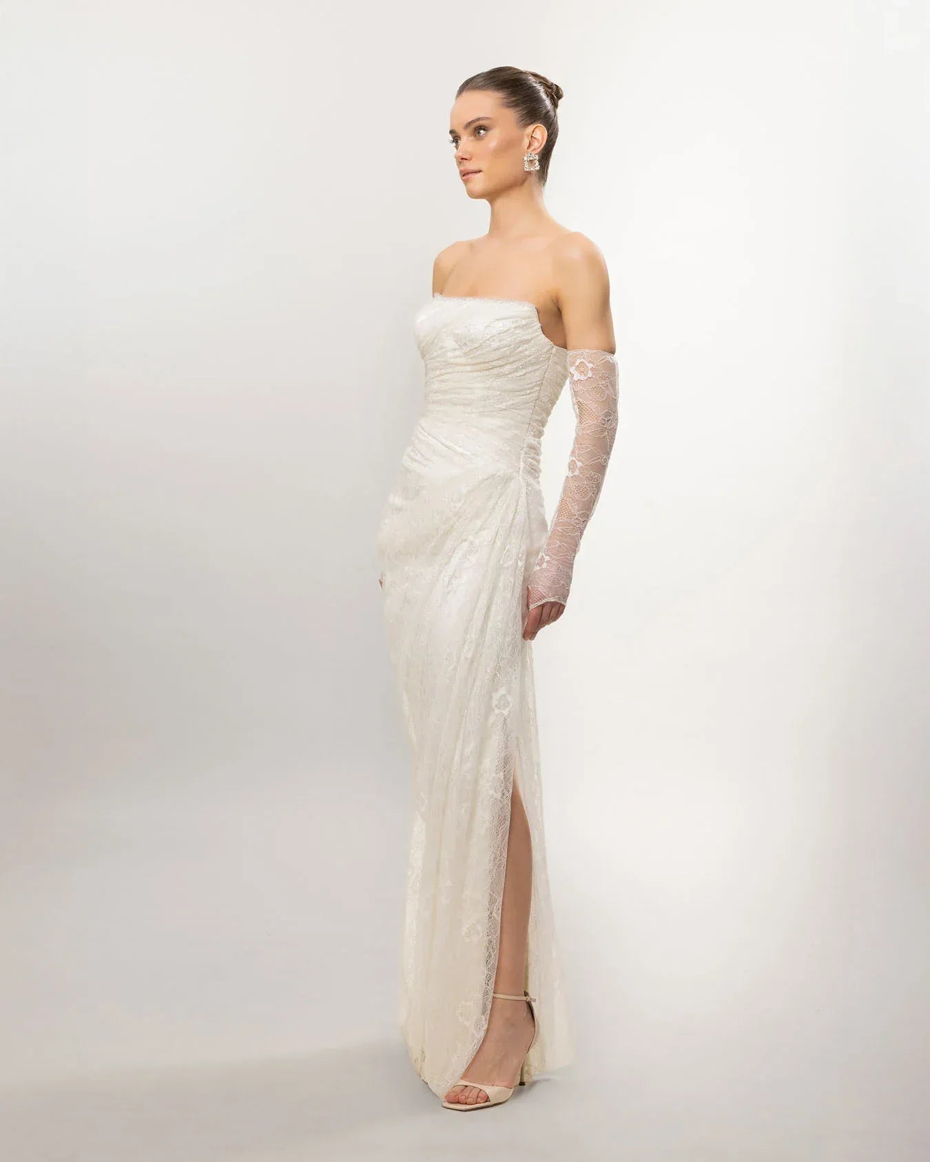 26101-Straplez Uzun Kol Dantelli Uzun Abiye Elbise - Kenzel