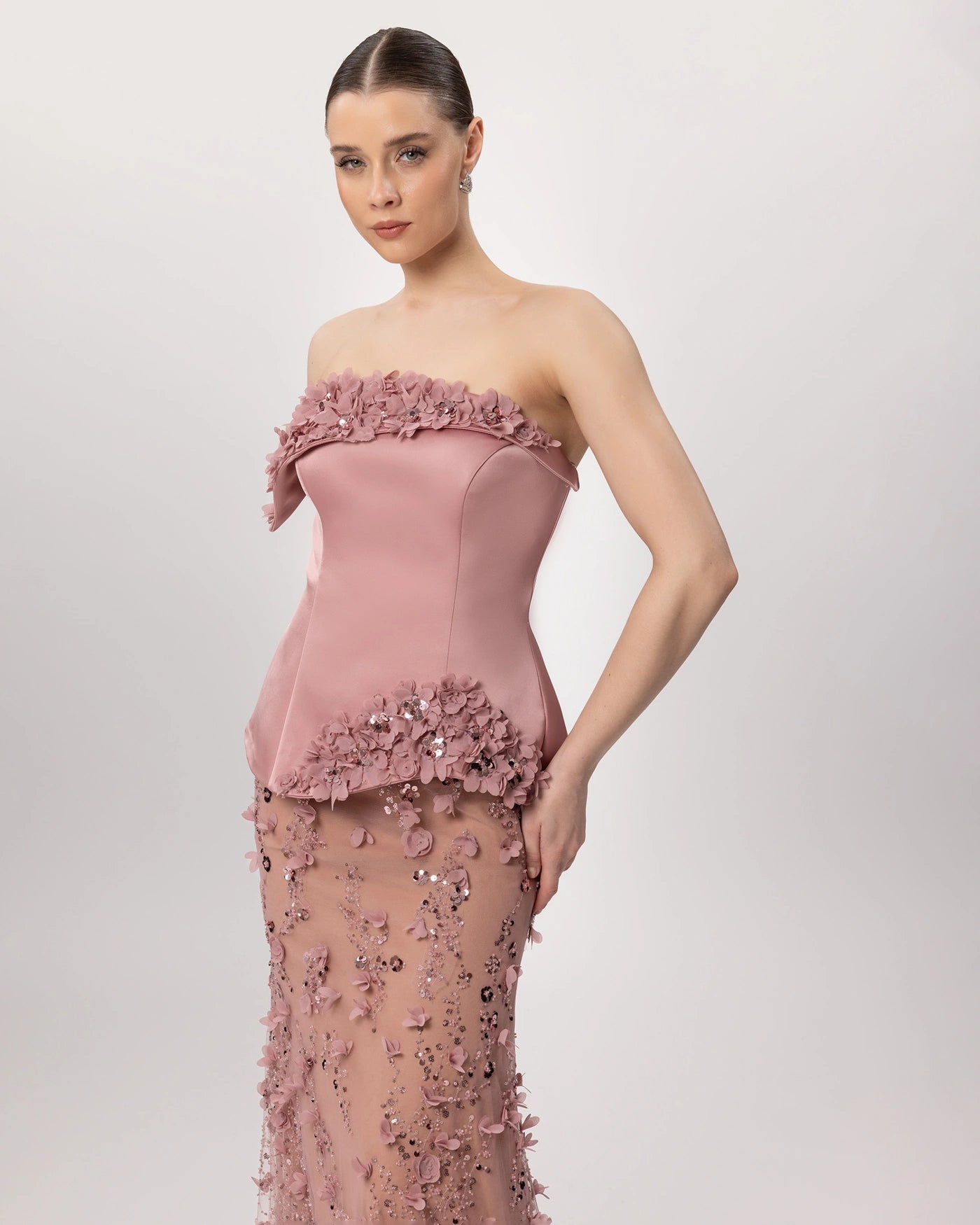 26162-Çiçek Aplikeli Straplez Couture Abiye Elbise.