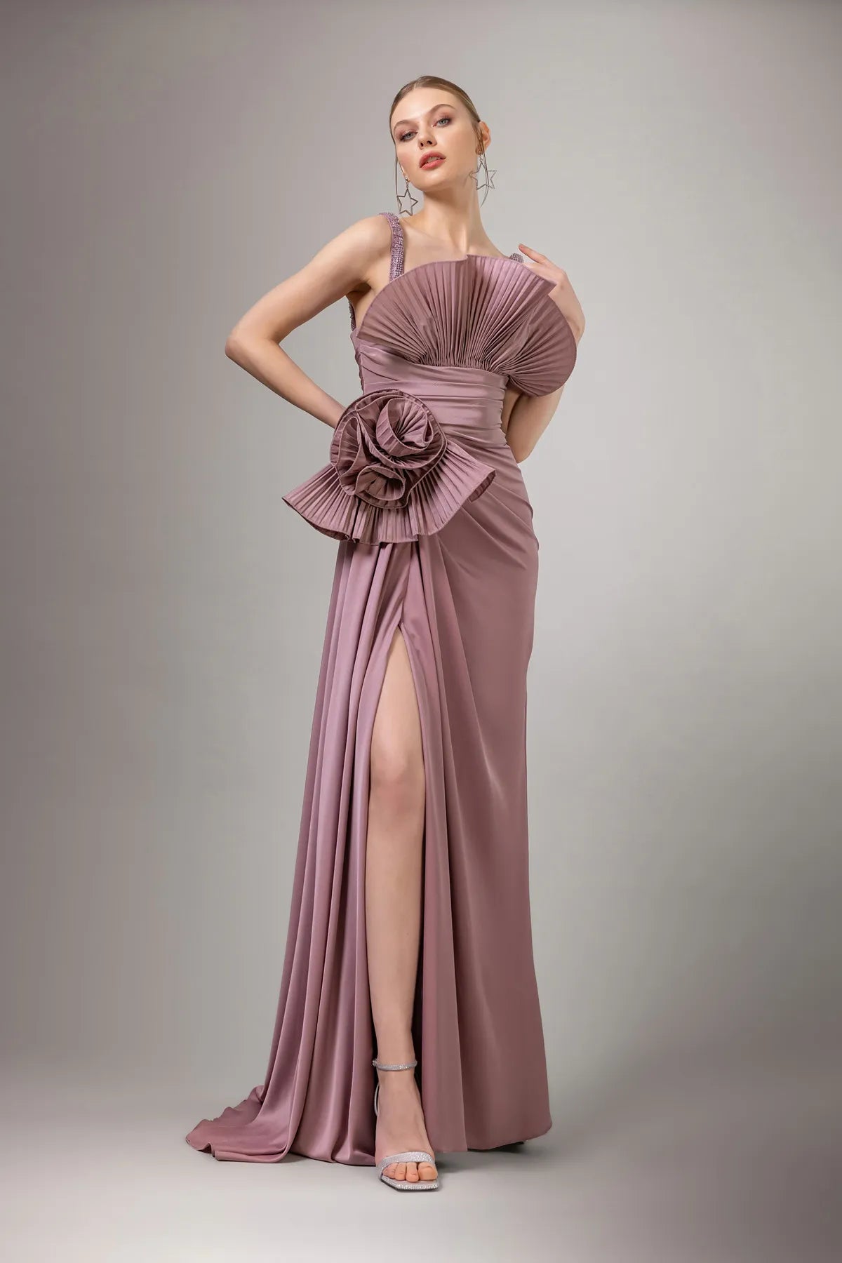 7008 - Yırtmaçlı Askılı Uzun Elbise