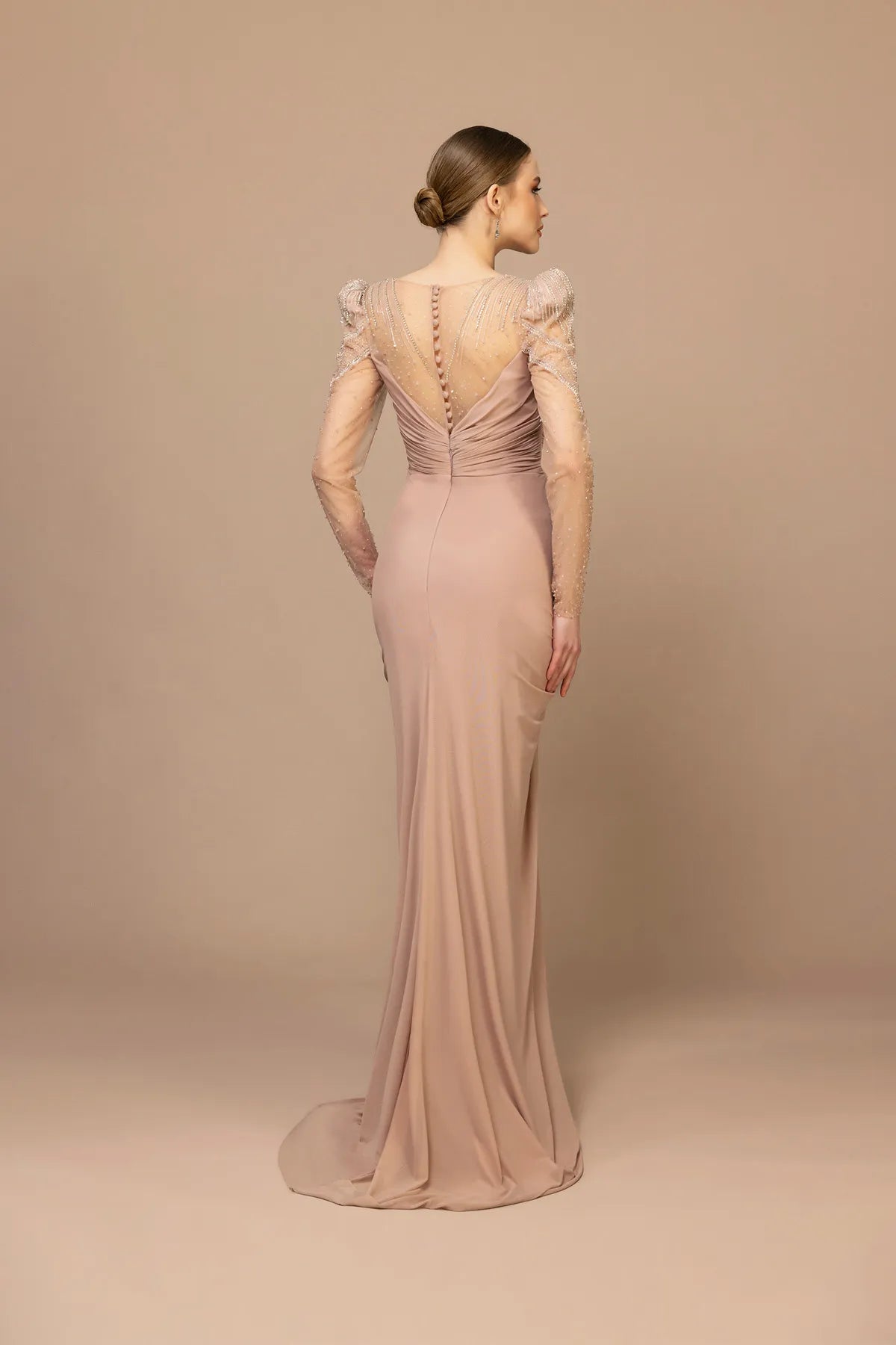 7011-Transparan Kol Yırtmaçlı Uzun Elbise