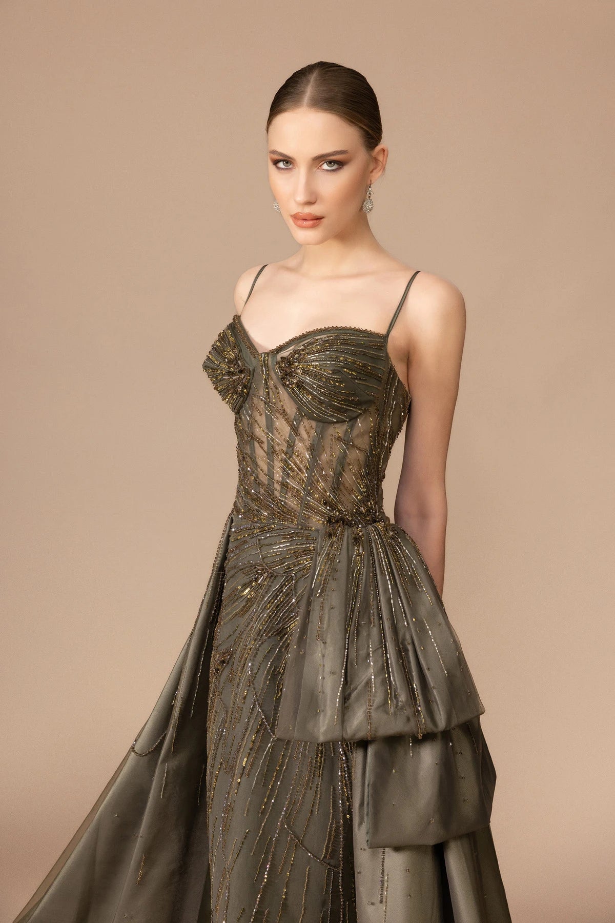 7036-Askılı İşlemeli Uzun Elbise