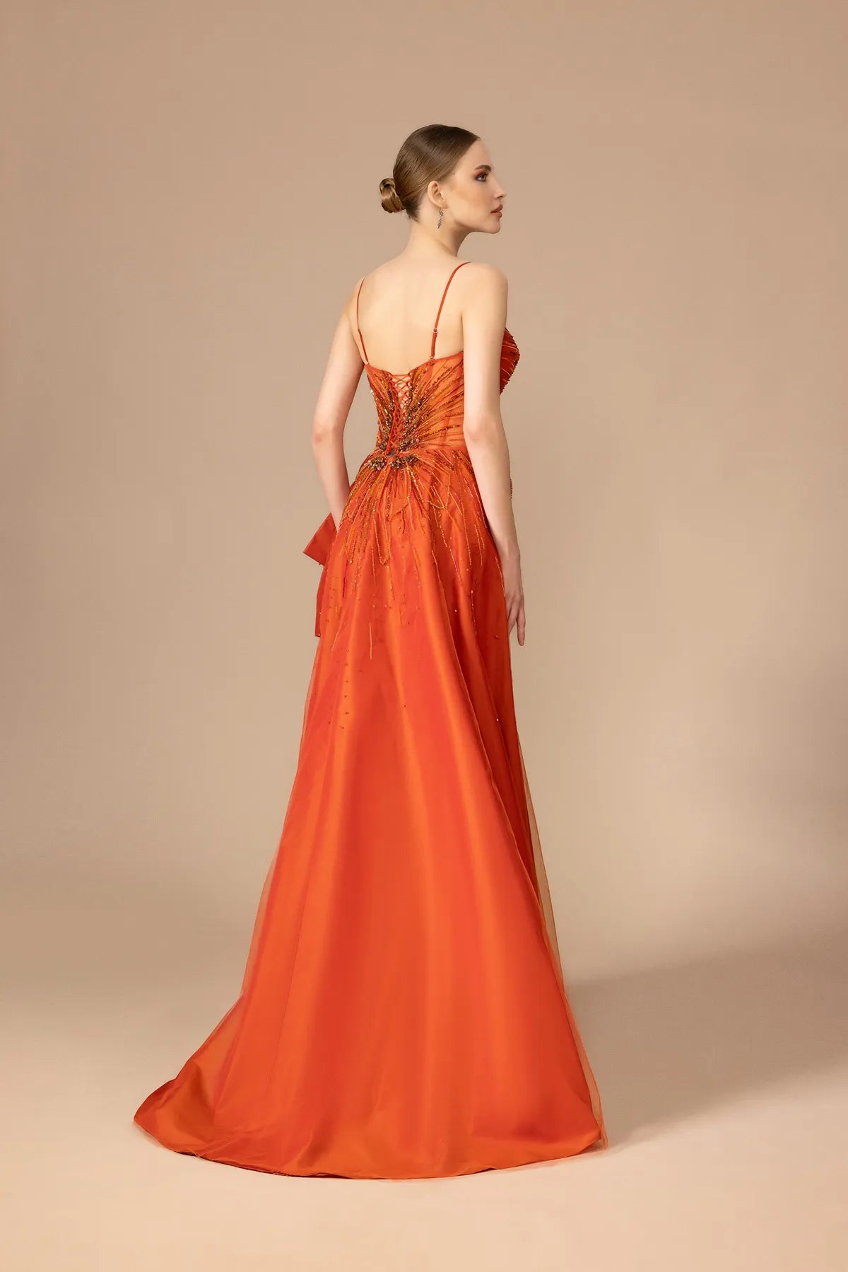 7036-Askılı İşlemeli Uzun Elbise