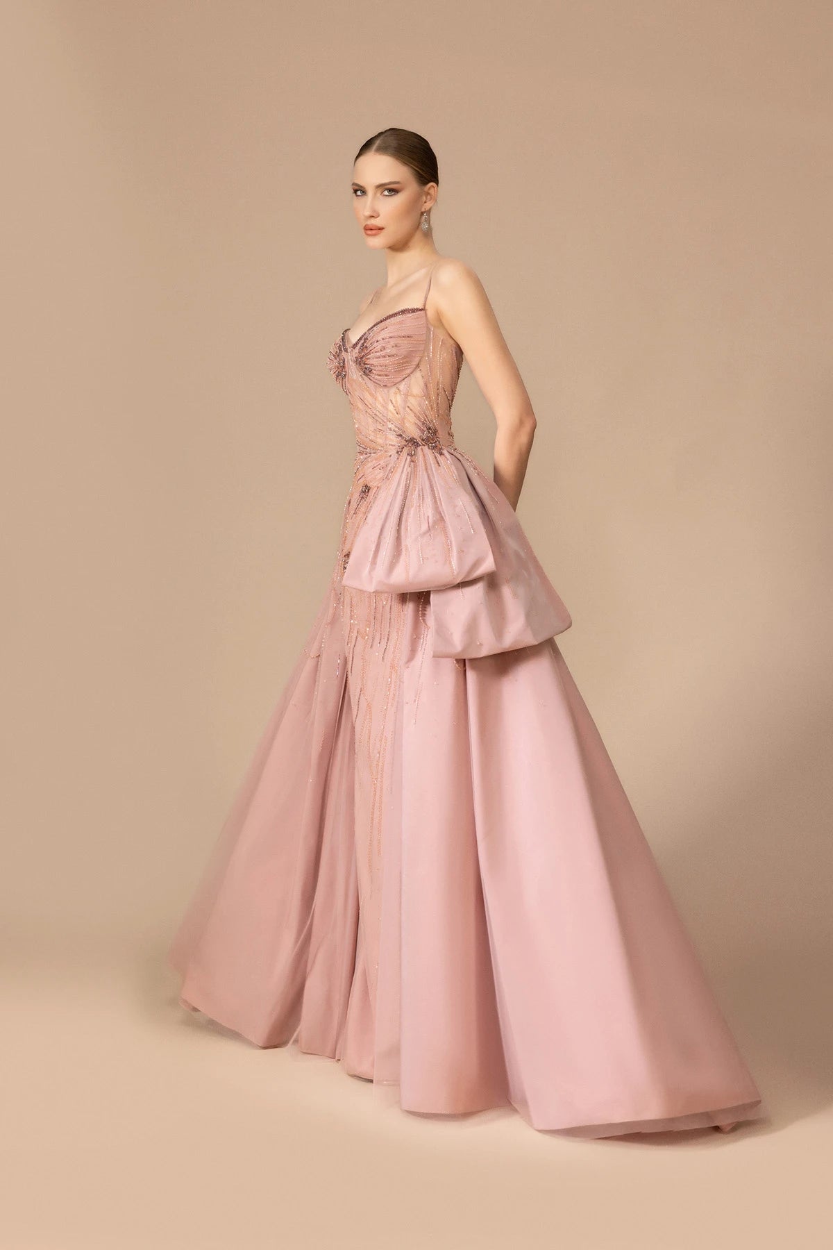 7036-Askılı İşlemeli Uzun Elbise