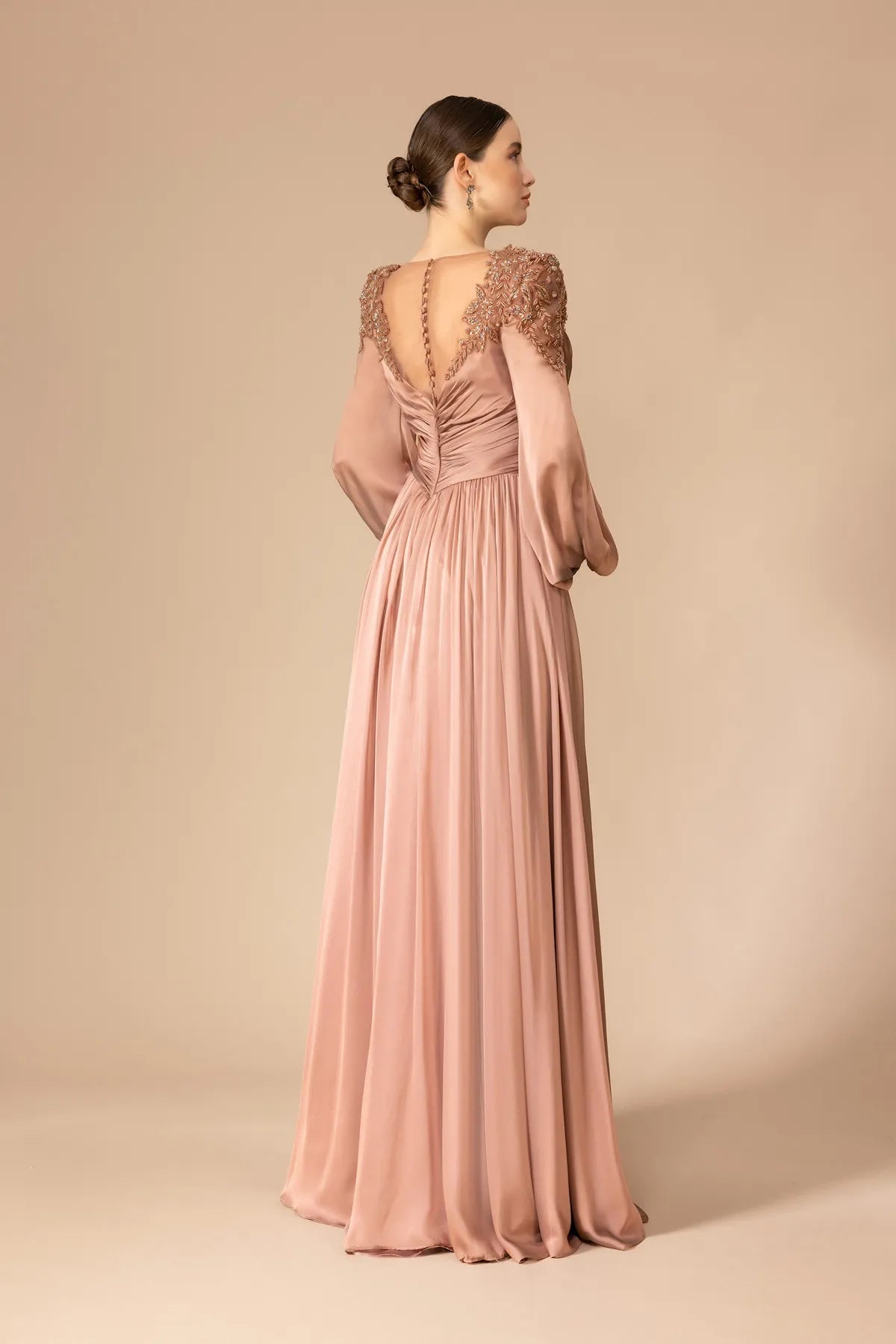 7060-Transparan Uzun Kol Uzun Abiye Elbise