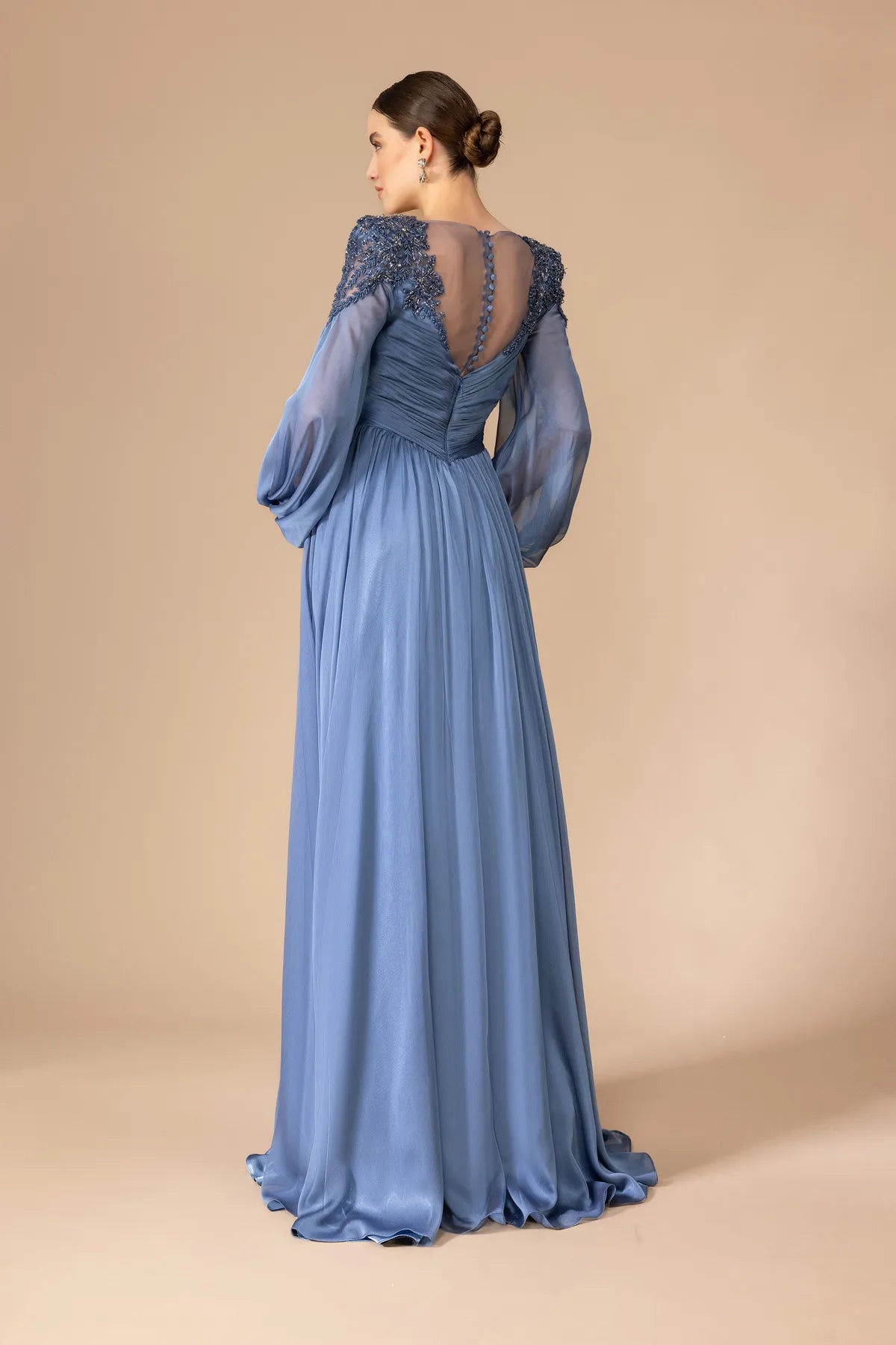 7060-Transparan Uzun Kol Uzun Abiye Elbise