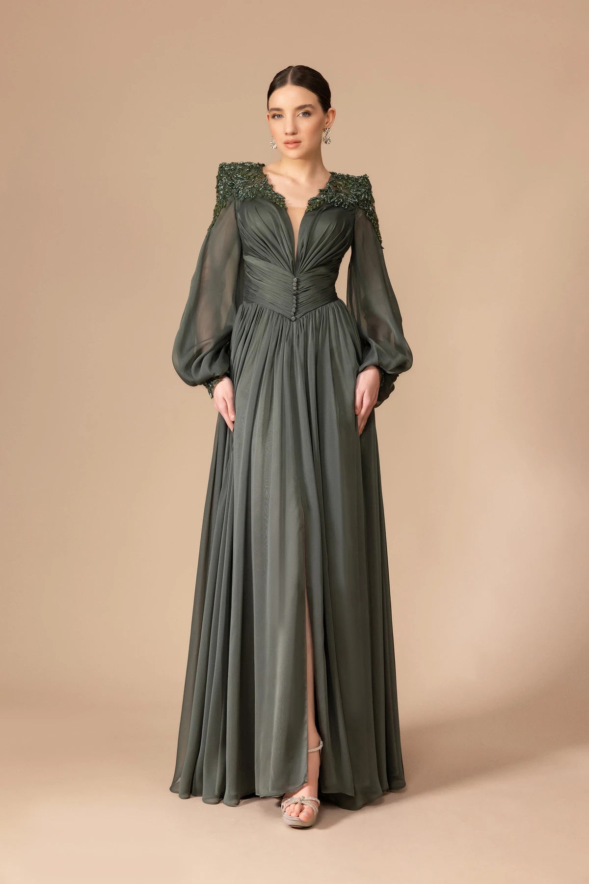 7060-Transparan Uzun Kol Uzun Abiye Elbise