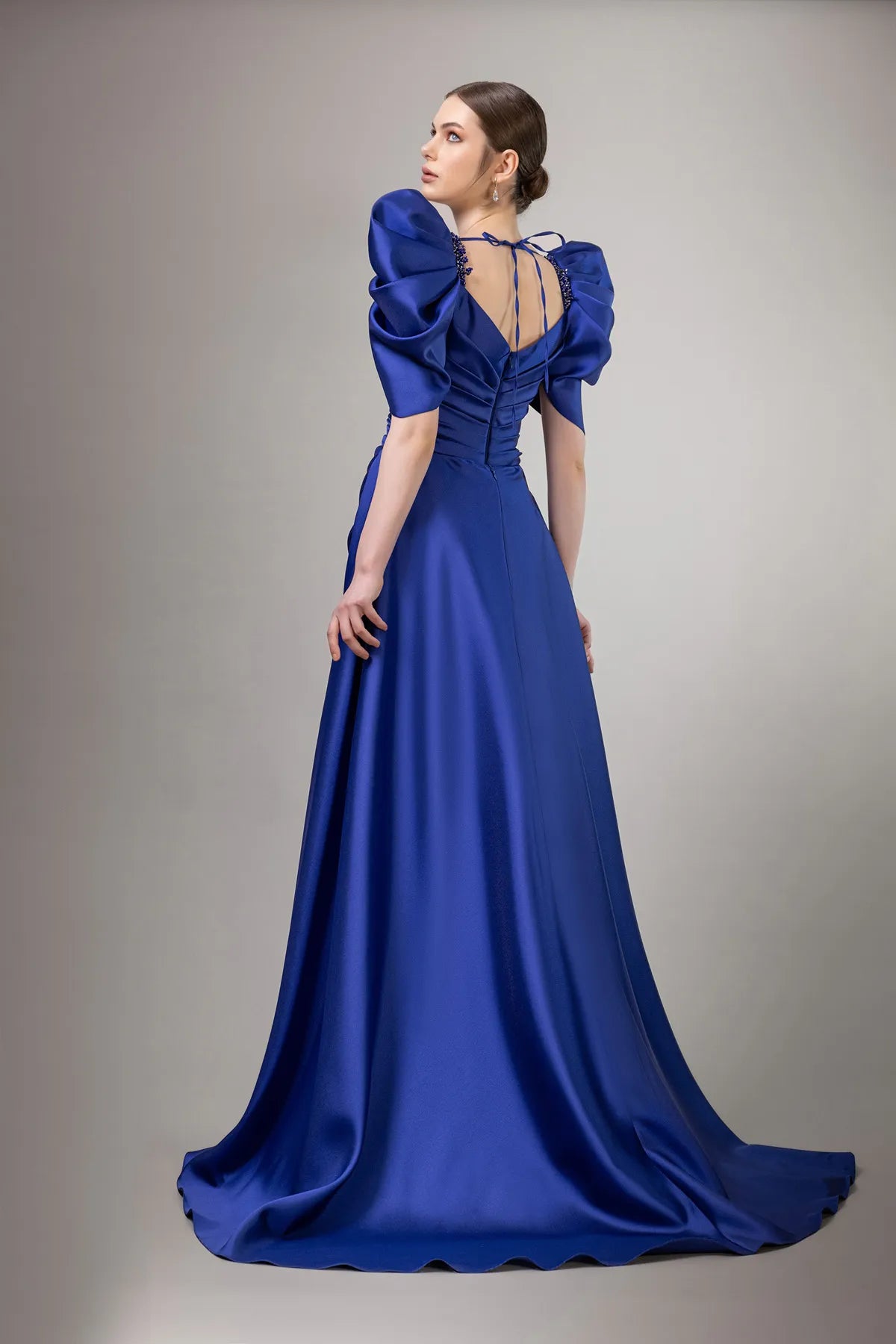 7094-Balon Kol Derin Yırtmaçlı Uzun Gece Elbise