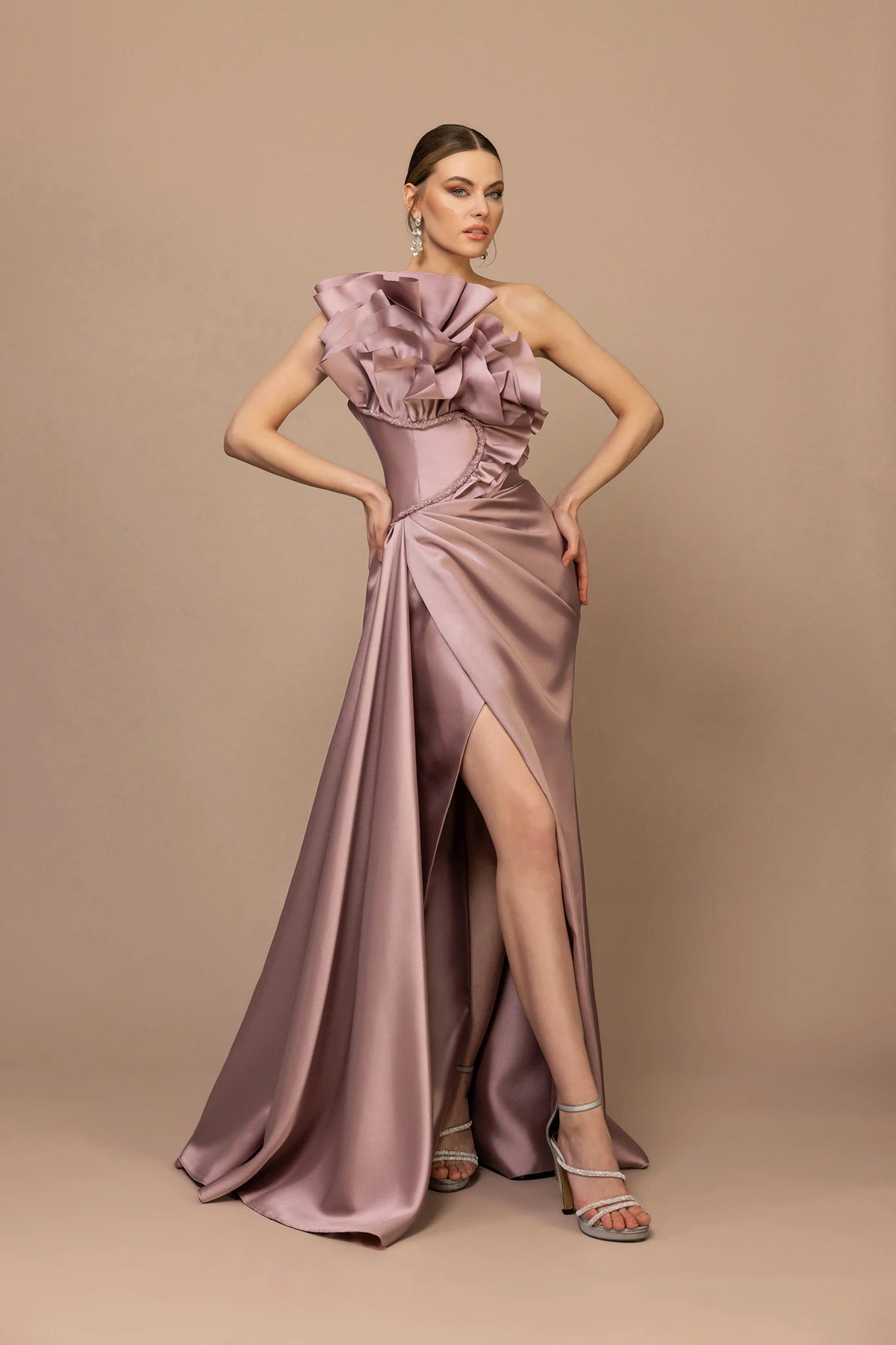 Fırfır Detaylı Yırtmaçlı Uzun Abiye 7147