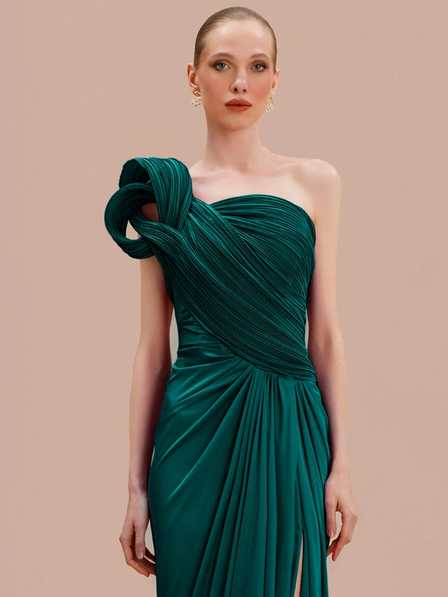 7157-Tek Omuz Drapeli Yırtmaçlı Uzun Abiye Elbise