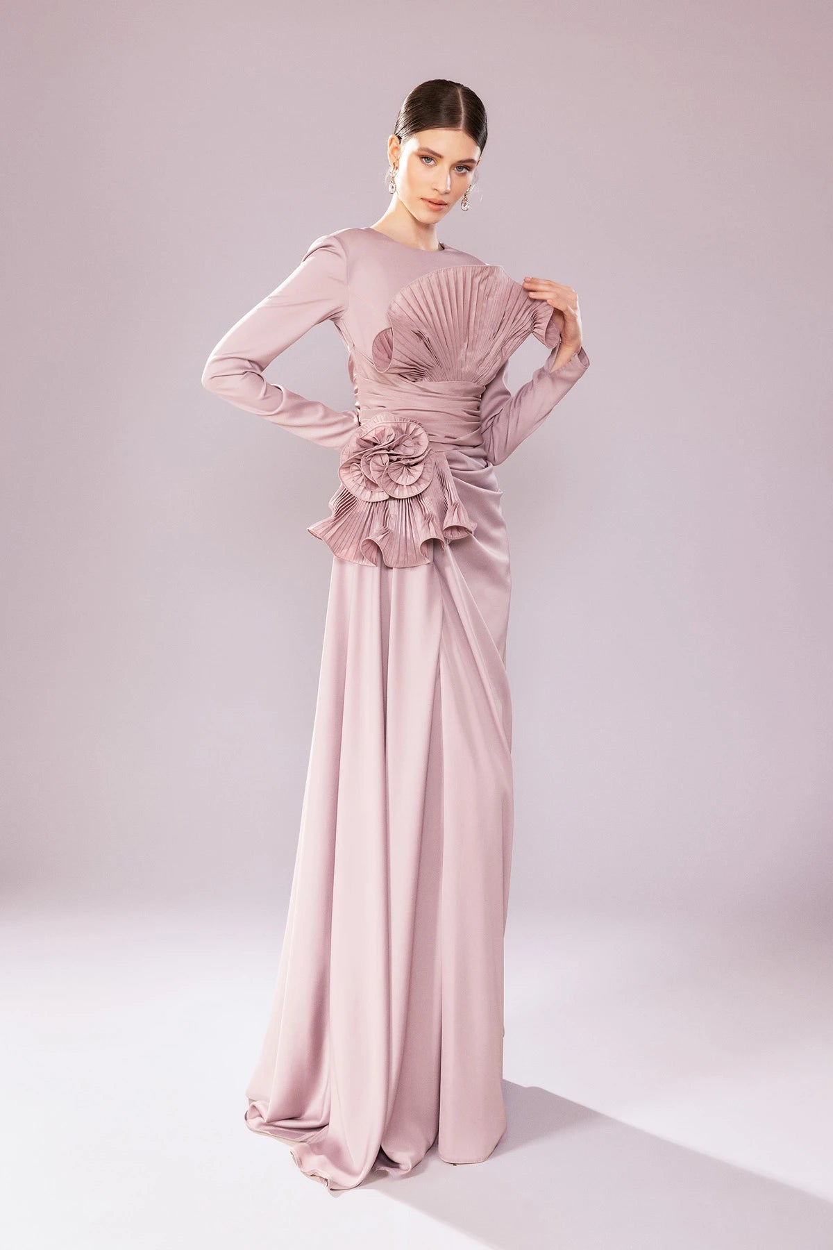 7203-Uzun Kollu Drapeli Tesettür Uzun Elbise