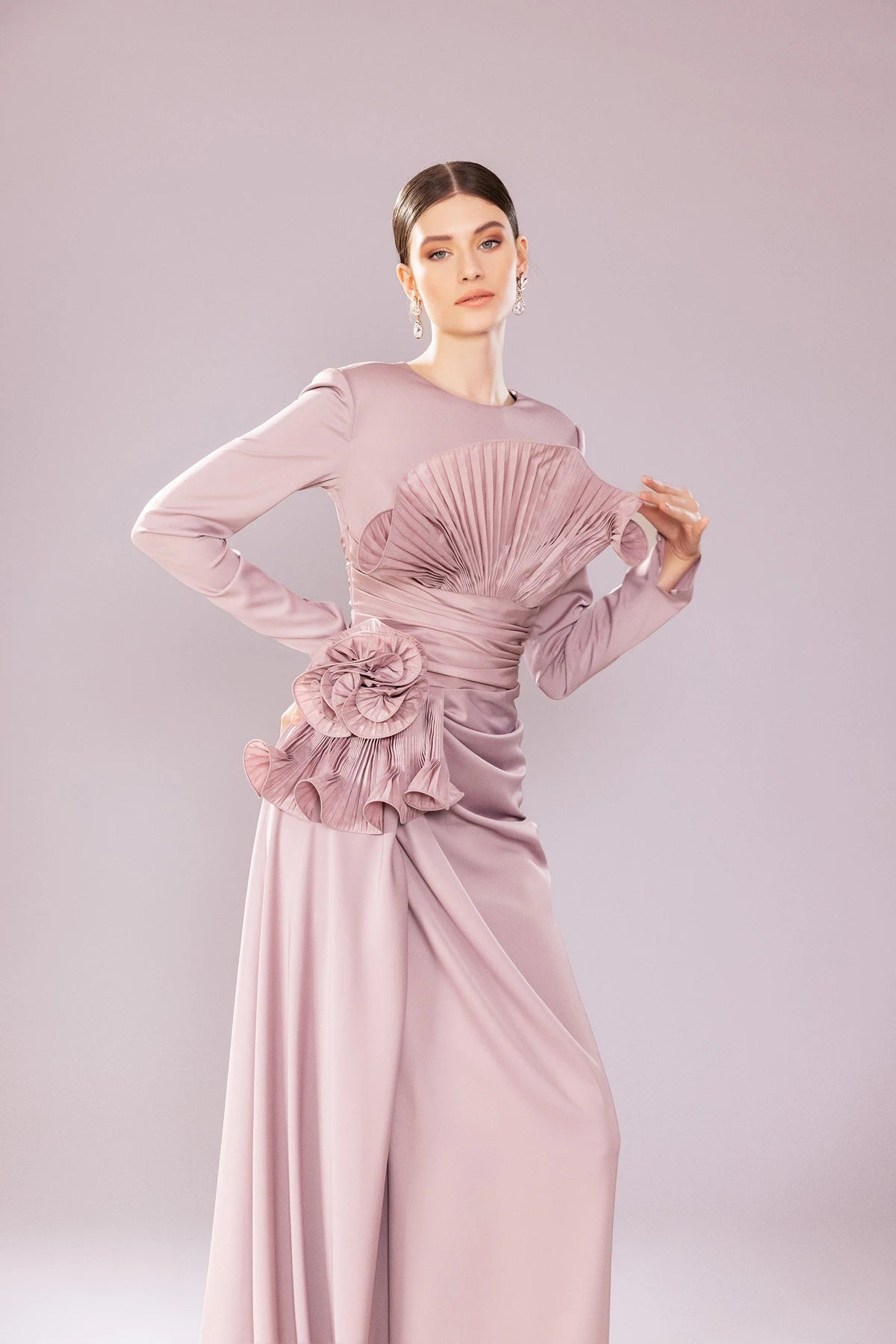 7203-Uzun Kollu Drapeli Tesettür Uzun Elbise