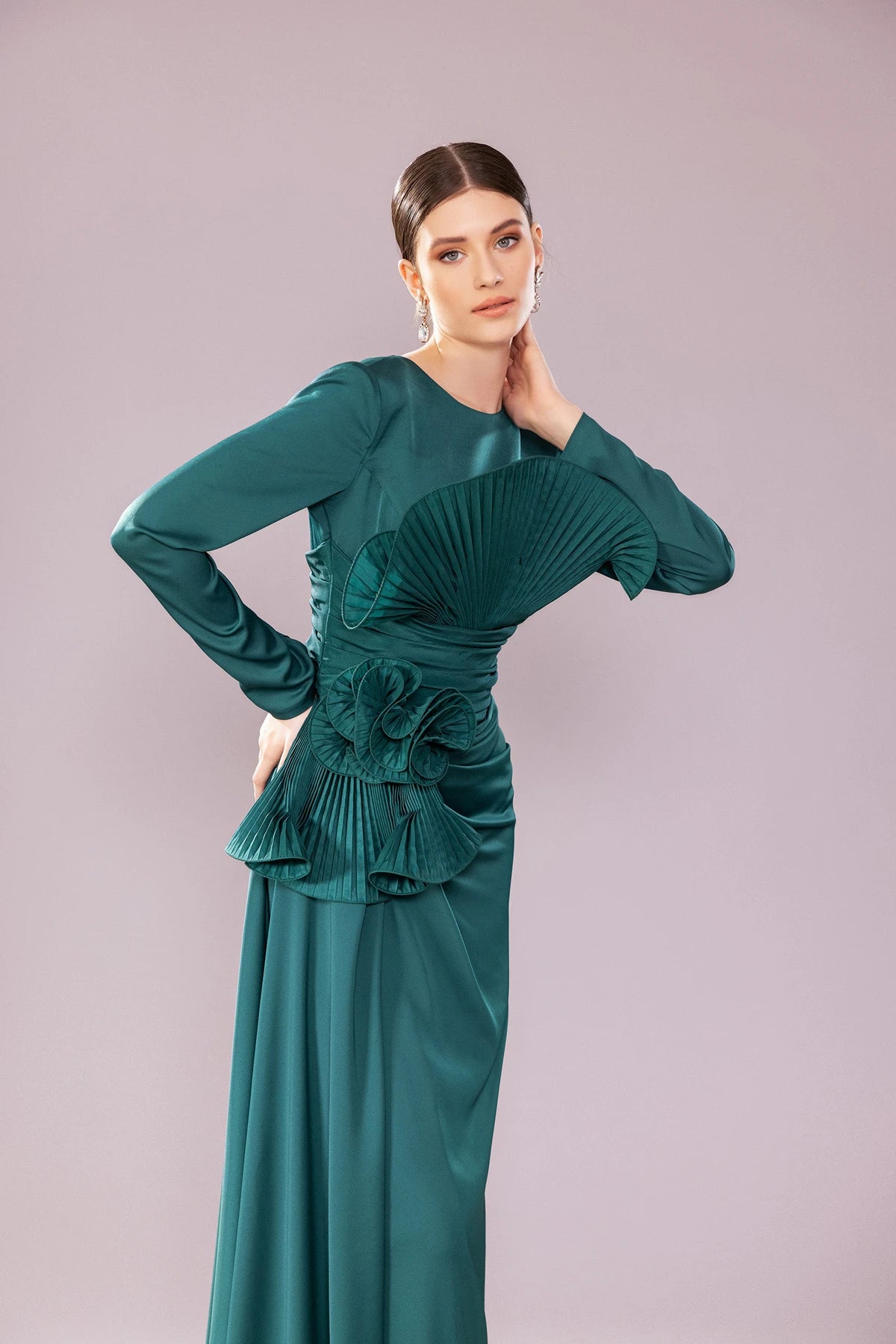 7203-Uzun Kollu Drapeli Tesettür Uzun Elbise