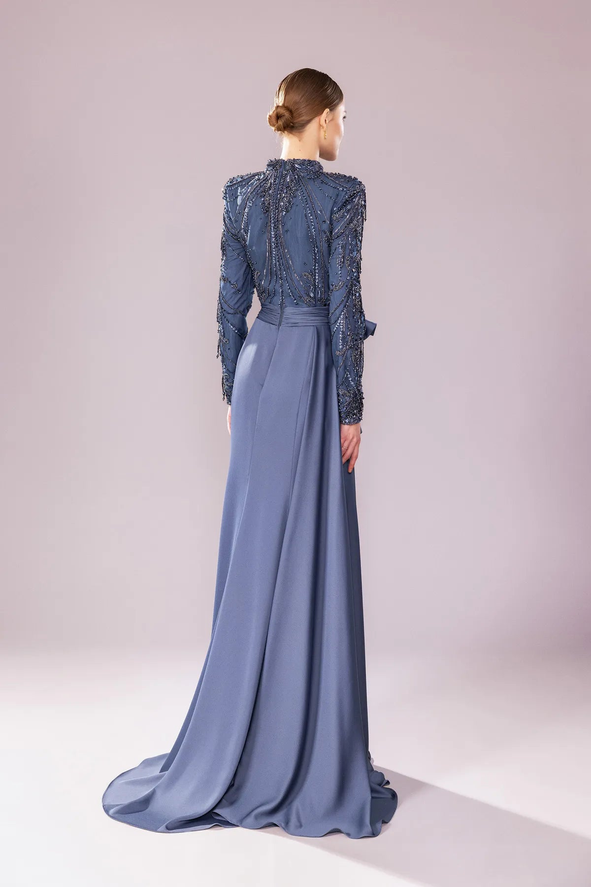 7208-İşlemeli Uzun Kollu Tesettür Elbise