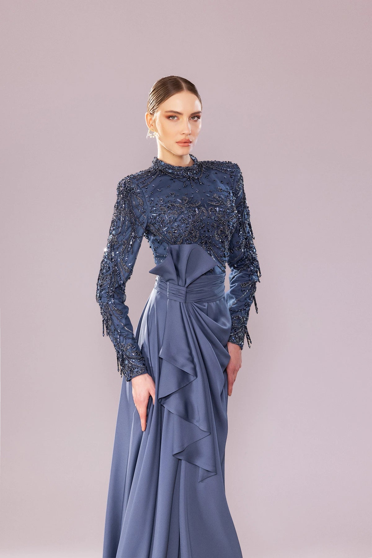 7208-İşlemeli Uzun Kollu Tesettür Elbise