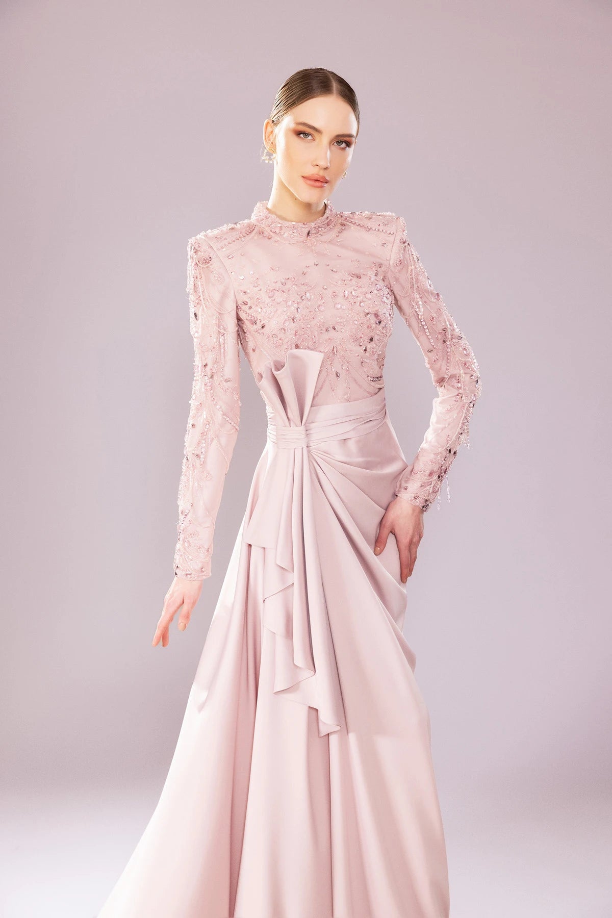 7208-İşlemeli Uzun Kollu Tesettür Elbise