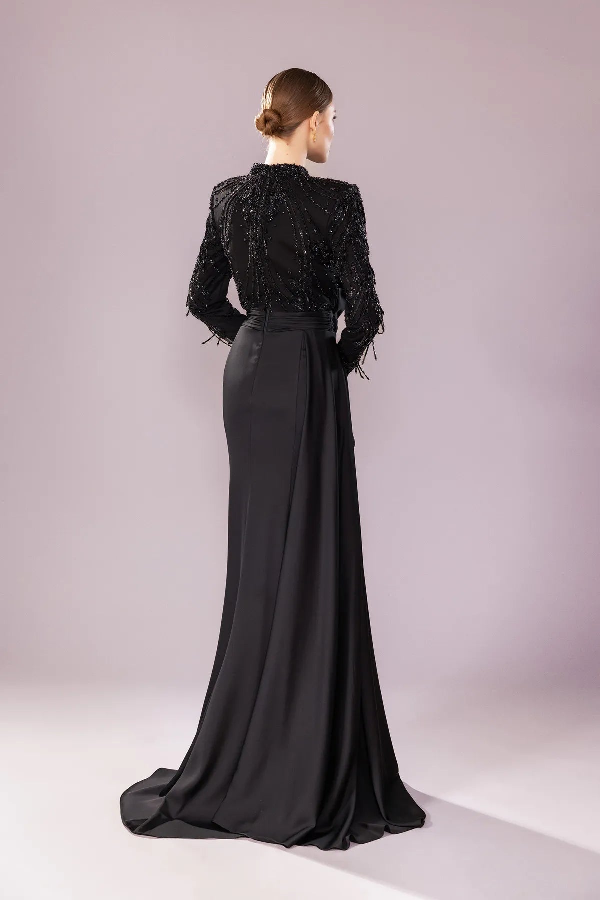 7208-İşlemeli Uzun Kollu Tesettür Elbise