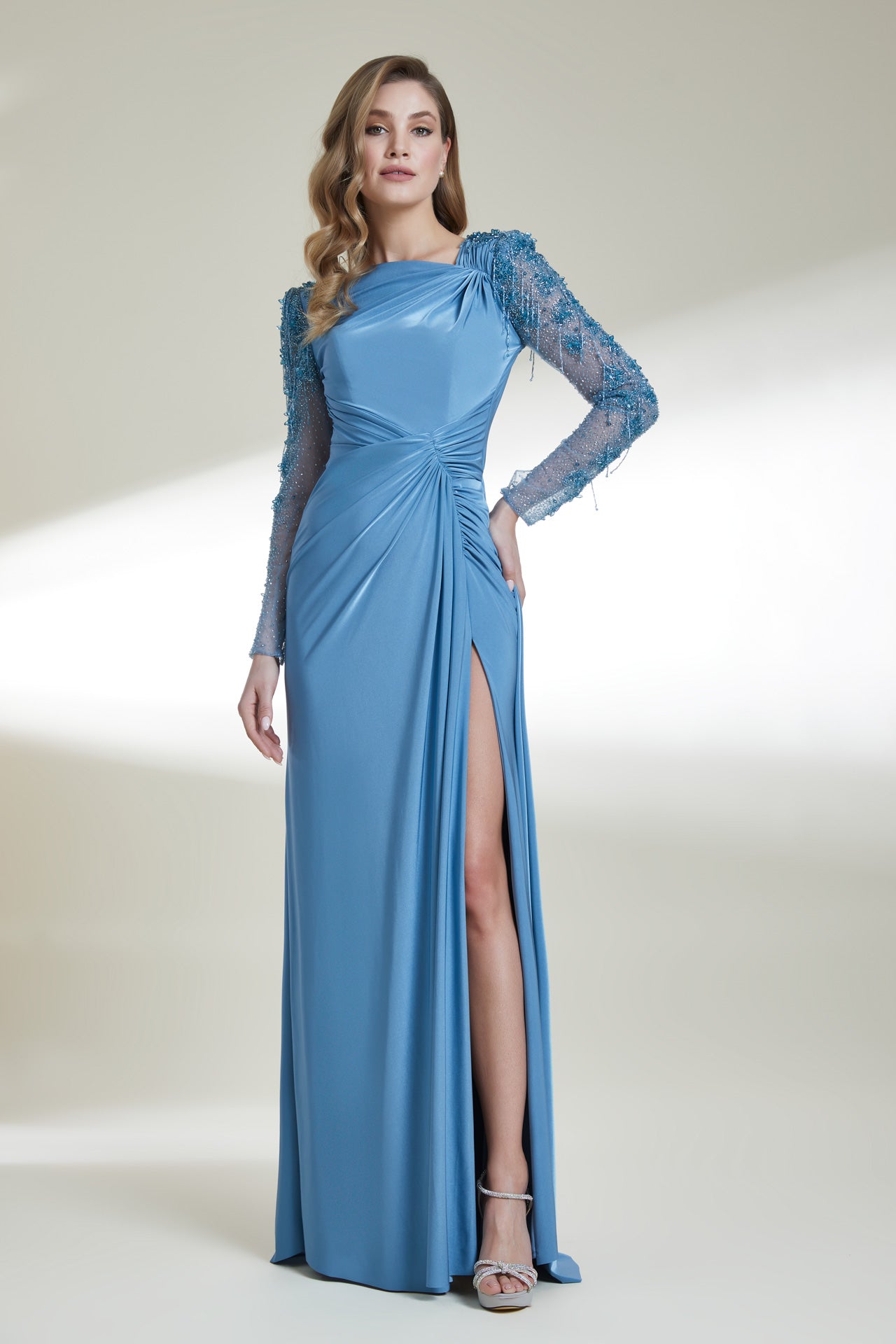 İşleme Transparan Kol Sırt Dekolteli Yırtmaçlı Uzun Elbise 9002