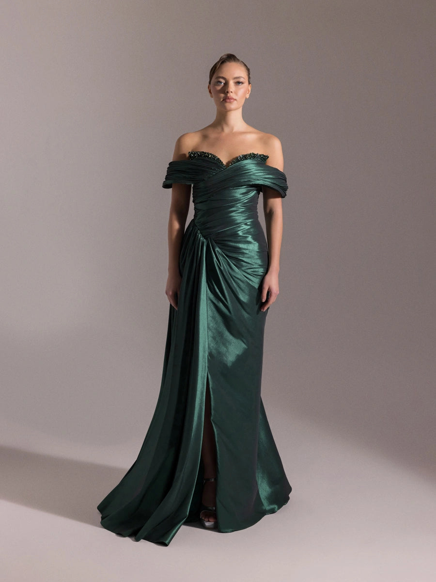 Göğüsü İşlemeli Yırtmaçlı Pliseli Uzun Abiye Elbise Yeşil 3