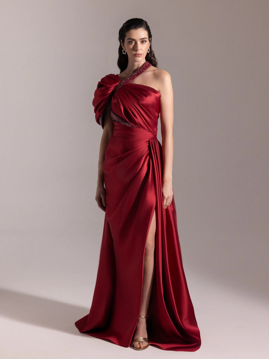 A25025-Asimetrik Kesim Şerit Taş Detaylı Drapeli Balık Abiye Elbise