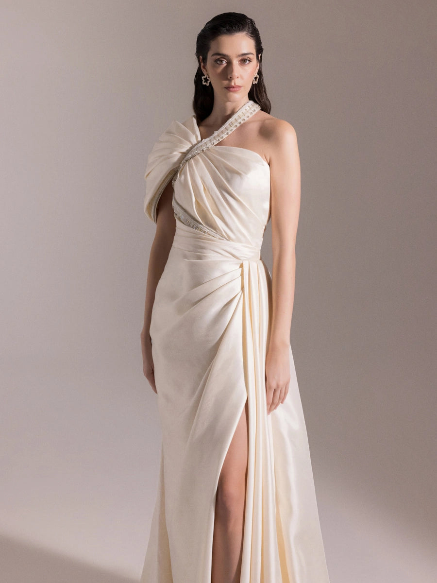 A25025-Asimetrik Kesim Şerit Taş Detaylı Drapeli Balık Abiye Elbise