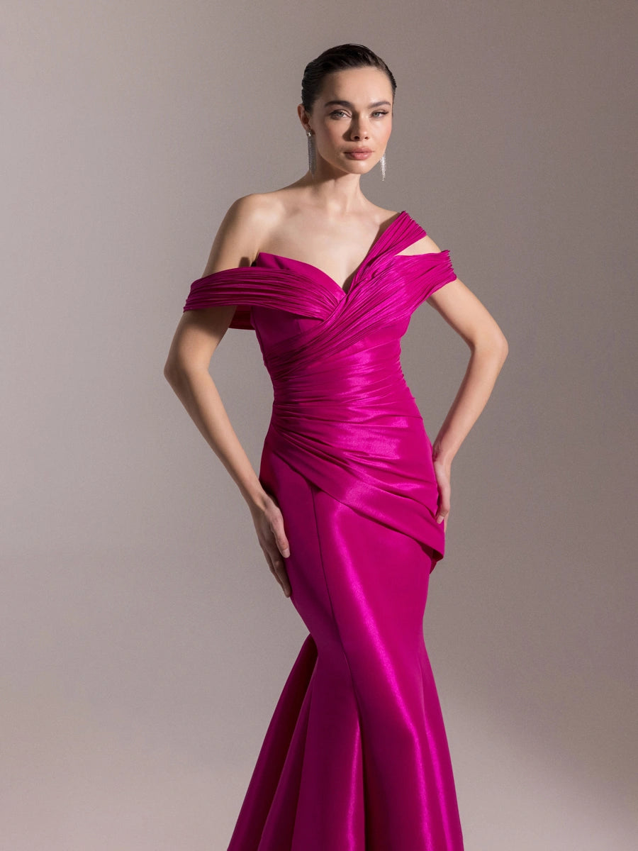 A25034-Kolları Şal Görünümlü Piliseli Balık Elbise