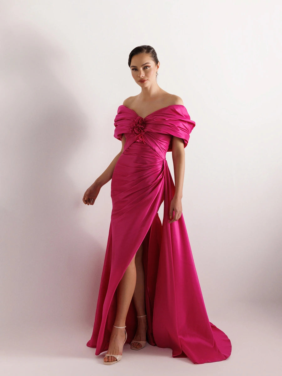 A25035-Straplez Şal Görünümlü Yırtmaçlı Balık Abiye Elbise