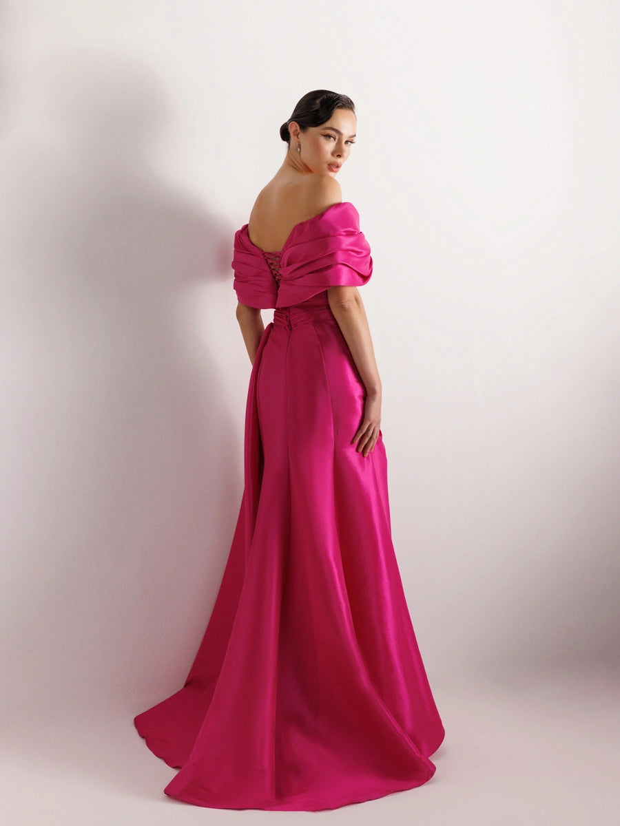 A25035-Straplez Şal Görünümlü Yırtmaçlı Balık Abiye Elbise