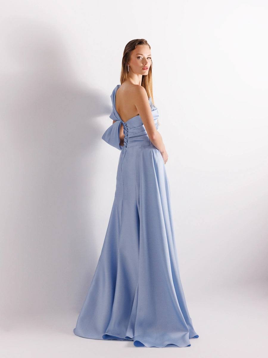 A25038-Straplez Göğüsü İşlemeli Yırtmaçlı Balık Abiye Elbise