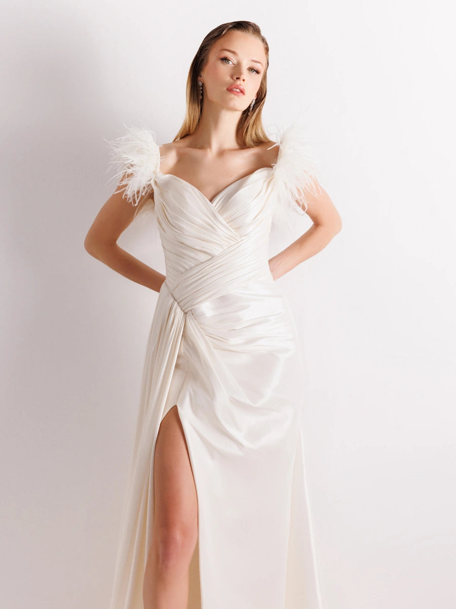 A25058-Omuzları Otrişli Yırtmaçlı Balık Abiye Elbise