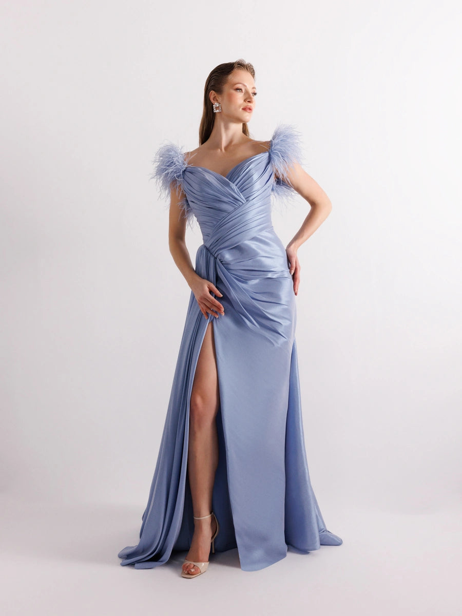 A25058-Omuzları Otrişli Yırtmaçlı Balık Abiye Elbise