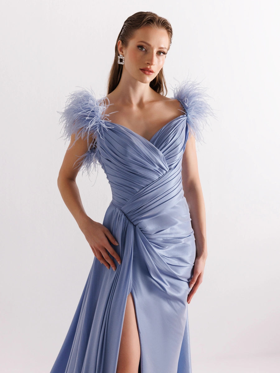 A25058-Omuzları Otrişli Yırtmaçlı Balık Abiye Elbise