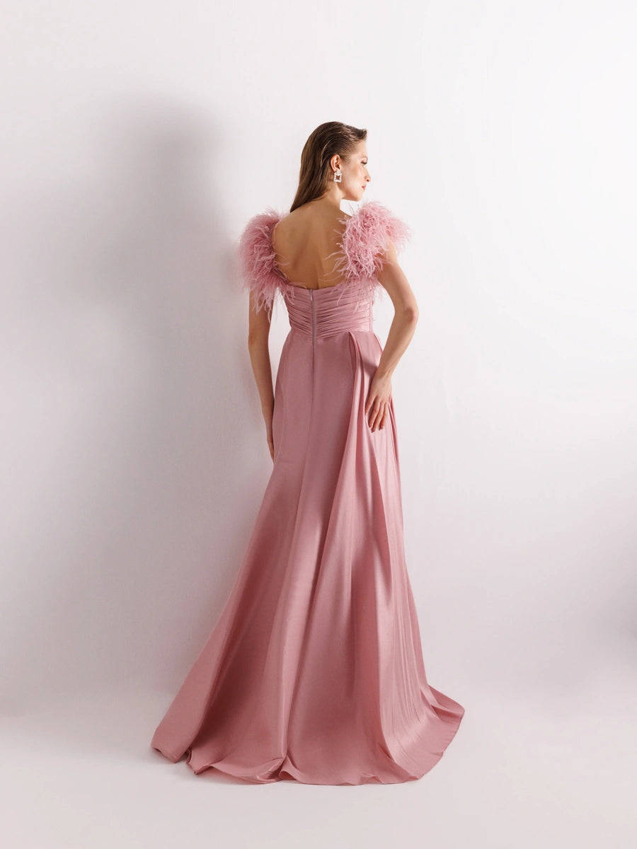 A25058-Omuzları Otrişli Yırtmaçlı Balık Abiye Elbise