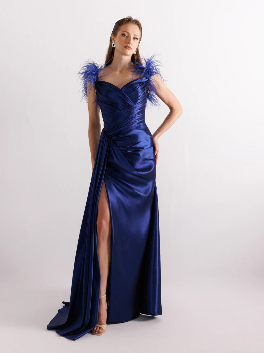 A25058-Omuzları Otrişli Yırtmaçlı Balık Abiye Elbise