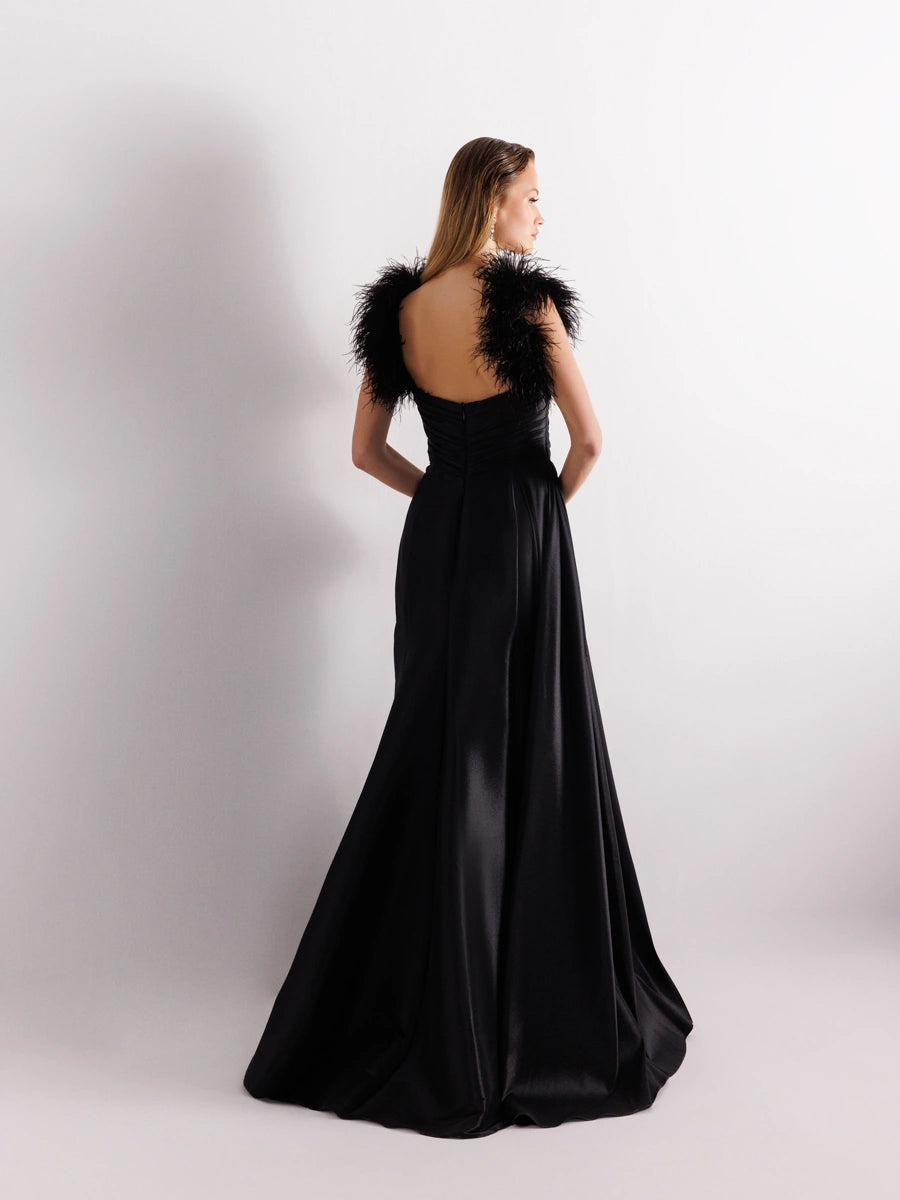 A25058-Omuzları Otrişli Yırtmaçlı Balık Abiye Elbise