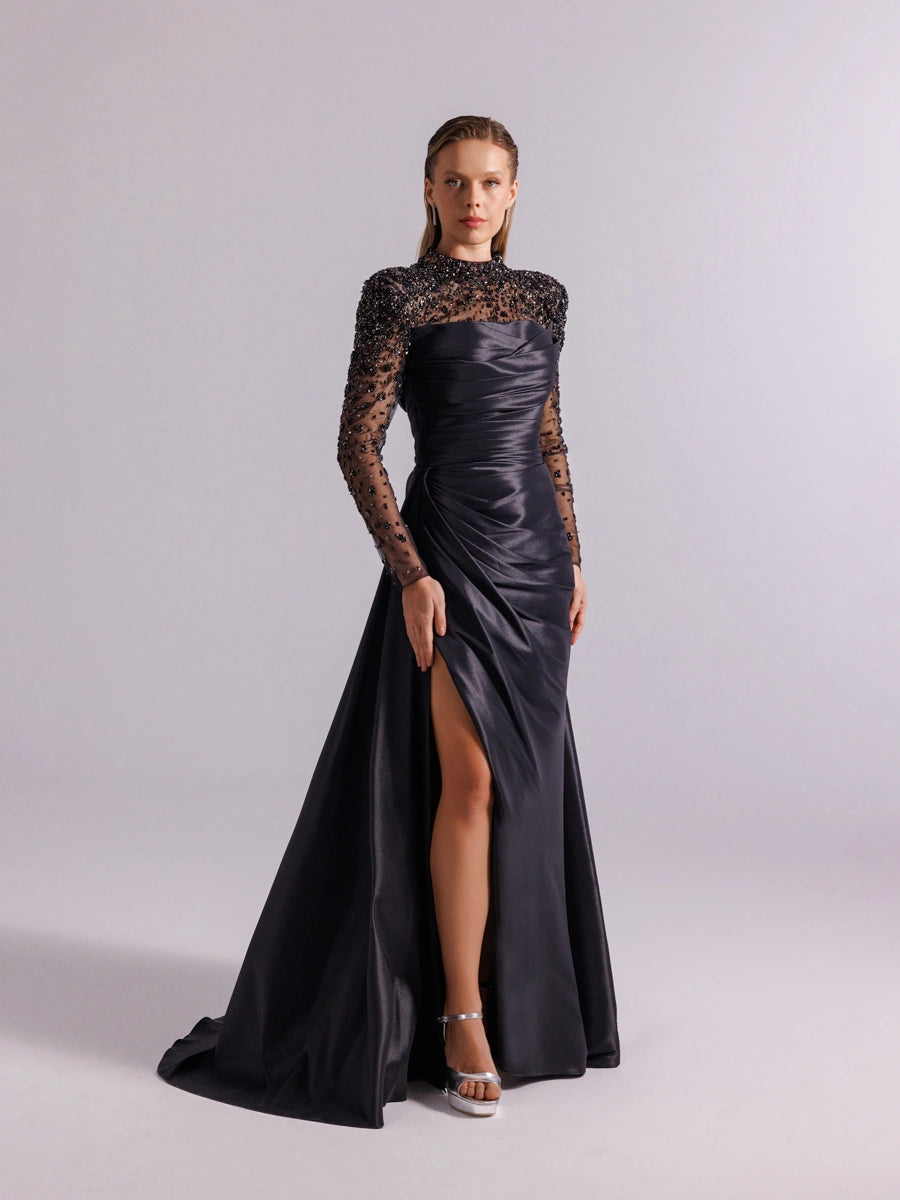 Straplez Görünümlü Tüm Dekoltesi Taş Detaylı Yırtmaçlı Elbise SİYAH 2