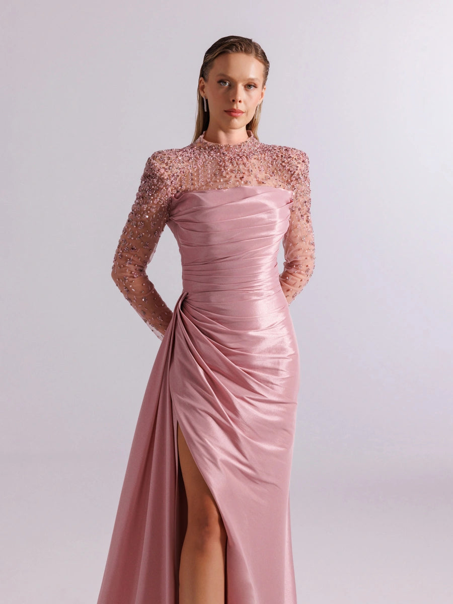 A25067-Straplez Görünümlü Tüm Dekoltesi Taş Detaylı Yırtmaçlı Elbise