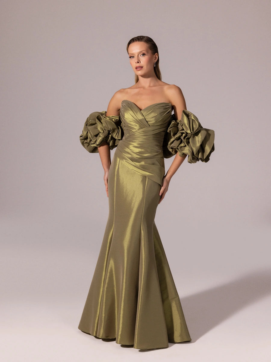 A25068-Straplez Drapeli Balon Kollu Uzun Abiye Elbise