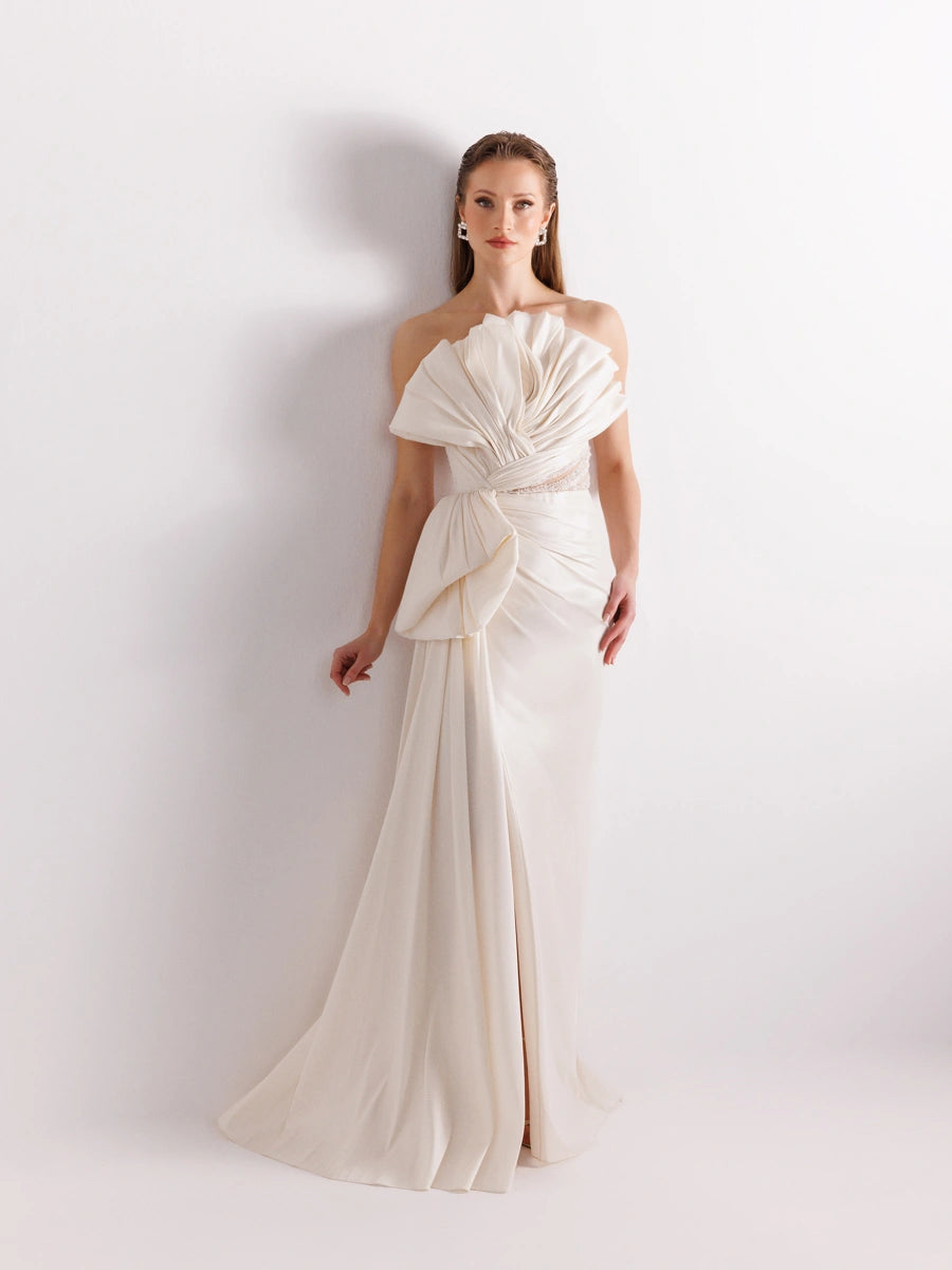 A25070-Straplez Beli Taş Detaylı Yırtmaçlı Balık Abiye Elbise