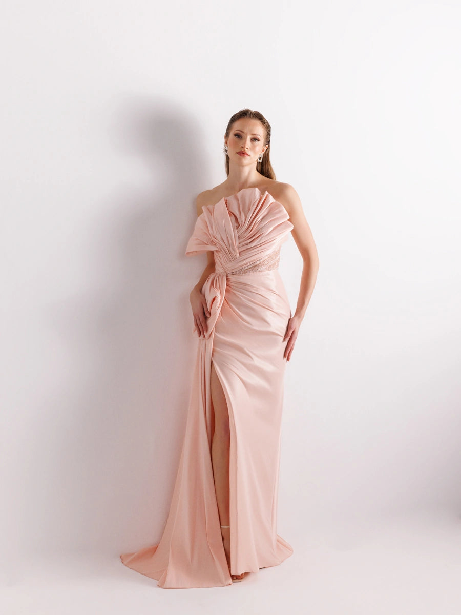 A25070-Straplez Beli Taş Detaylı Yırtmaçlı Balık Abiye Elbise