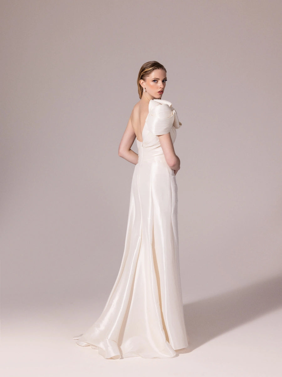 A25085-Asimetrik Kesim Göğsü İşlemeli Yırtmaçlı Balık Abiye Elbise