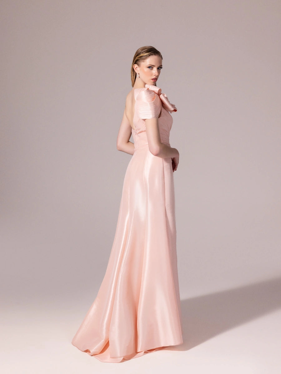 A25085-Asimetrik Kesim Göğsü İşlemeli Yırtmaçlı Balık Abiye Elbise