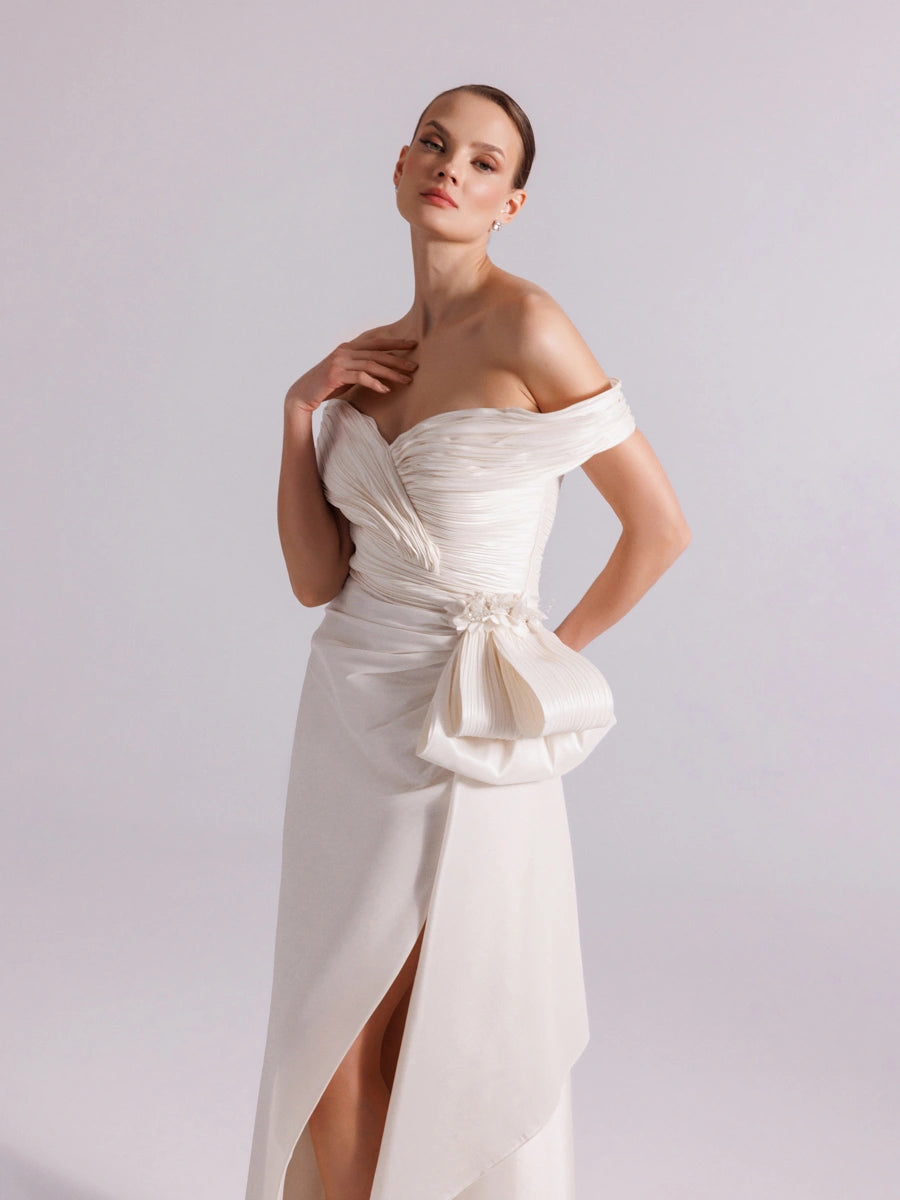 A25086-Şal Kollu Yanı Kuyruklu Ve Yırtmaçlı Balık Abiye