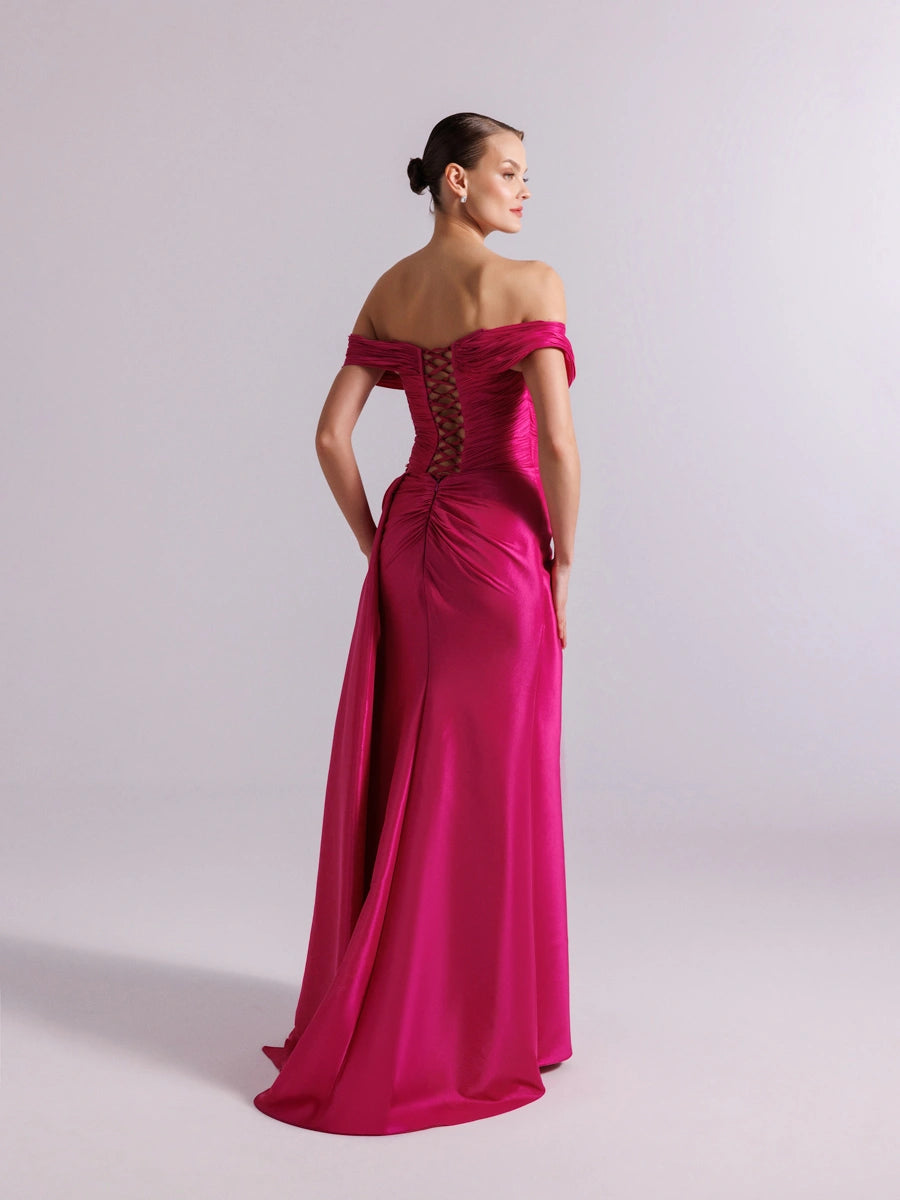 A25086-Şal Kollu Yanı Kuyruklu Ve Yırtmaçlı Balık Abiye